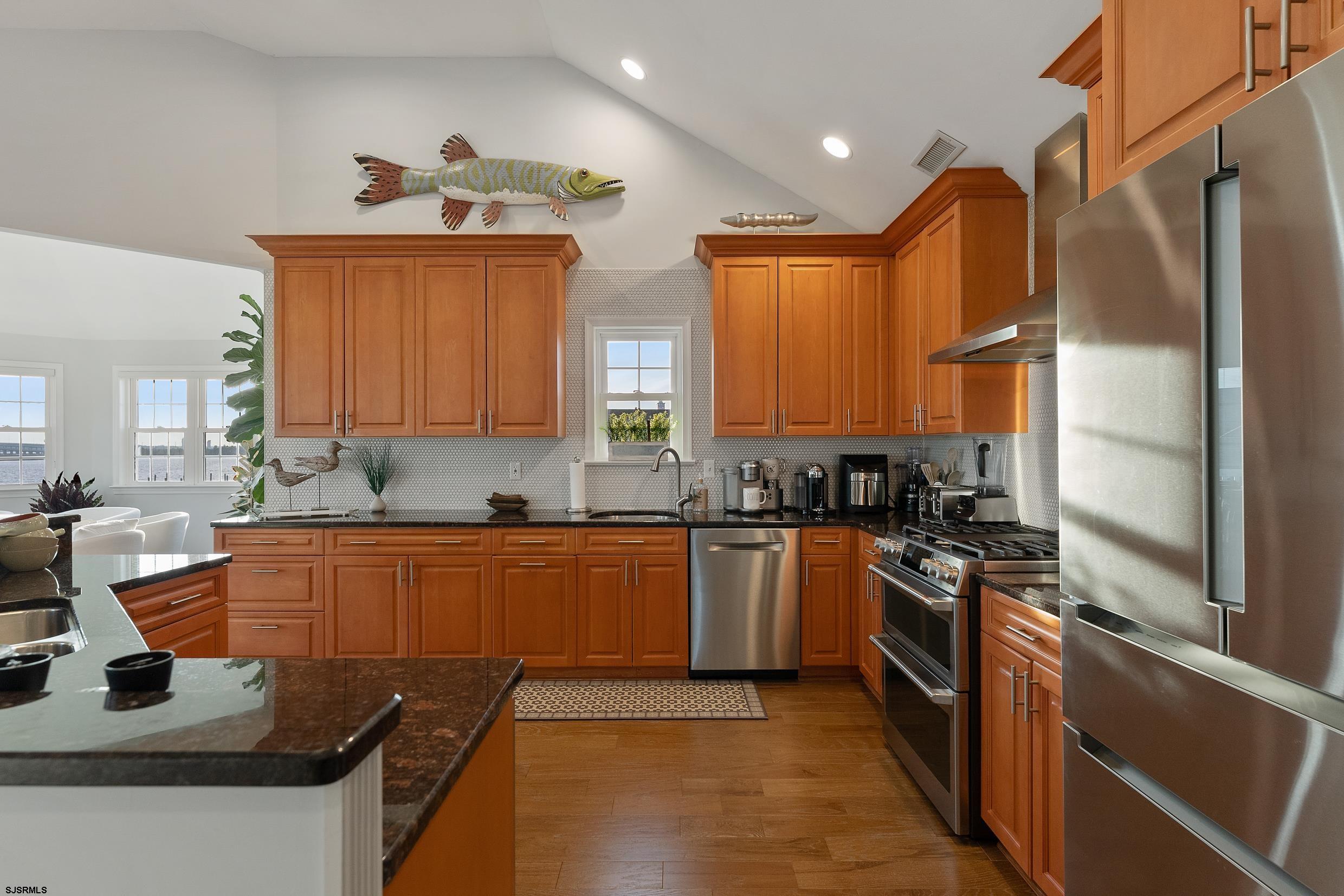 102 Broadway Ave Unit: 2