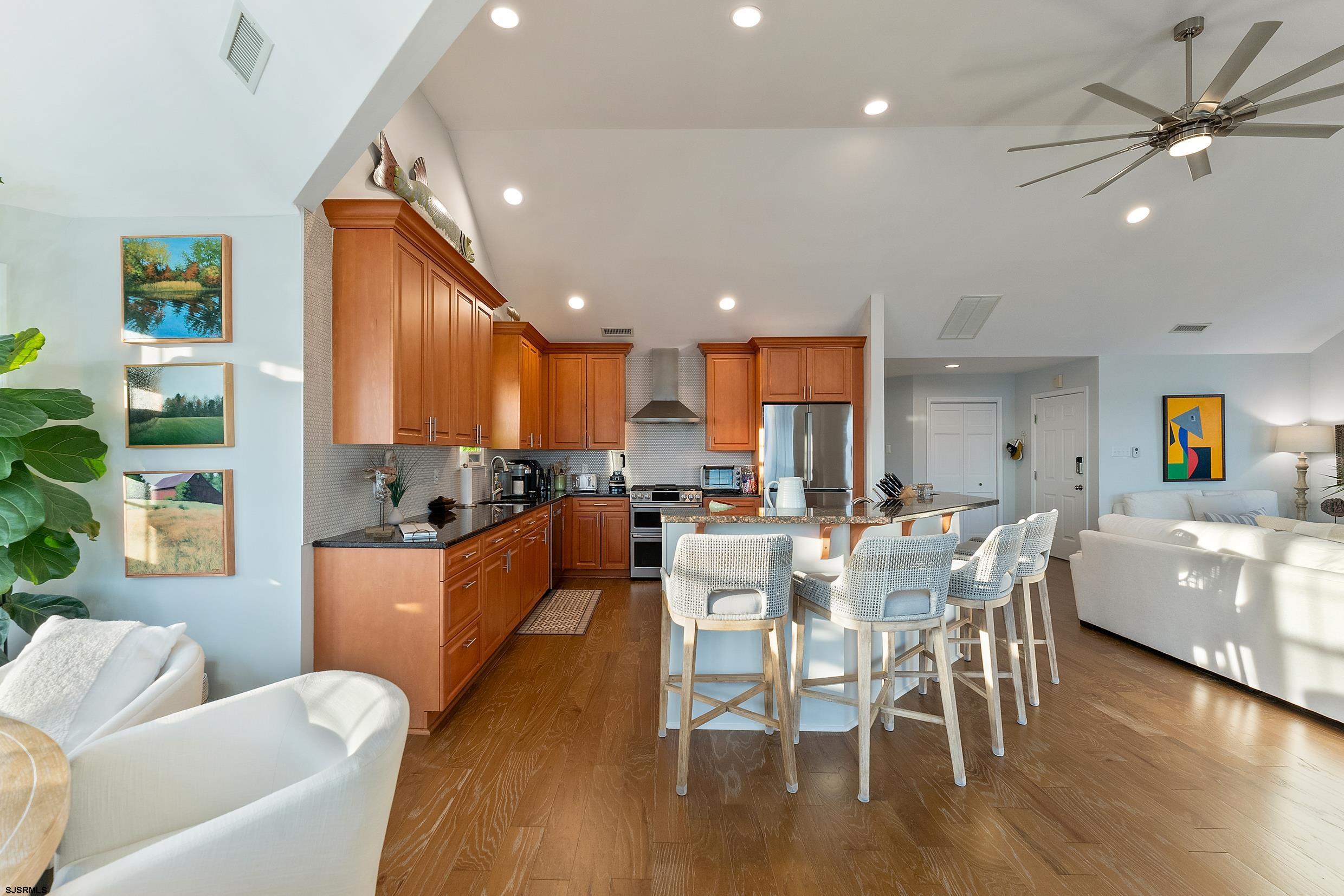 102 Broadway Ave Unit: 2