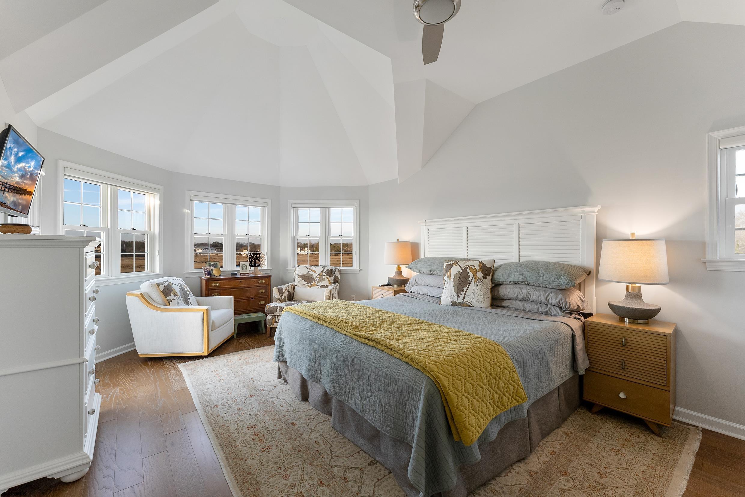 102 Broadway Ave Unit: 2