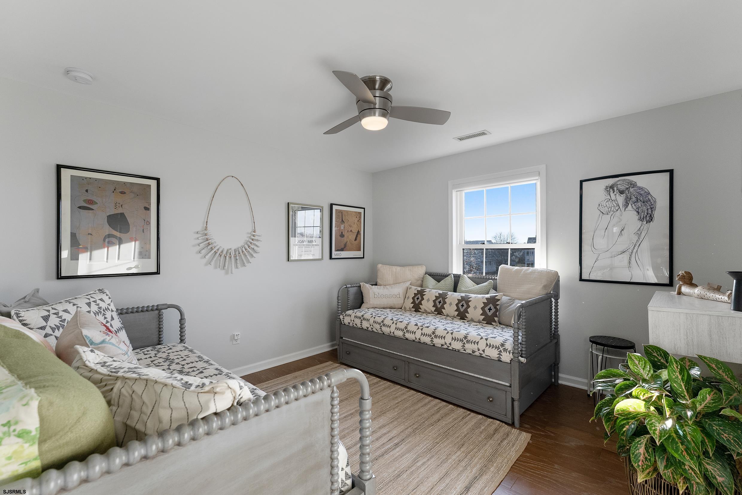 102 Broadway Ave Unit: 2