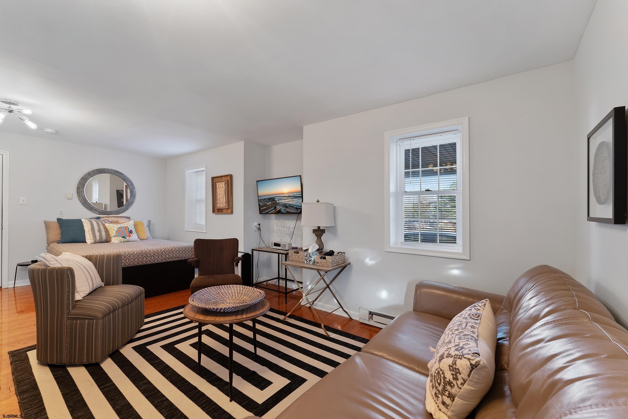 102 Broadway Ave Unit: 2