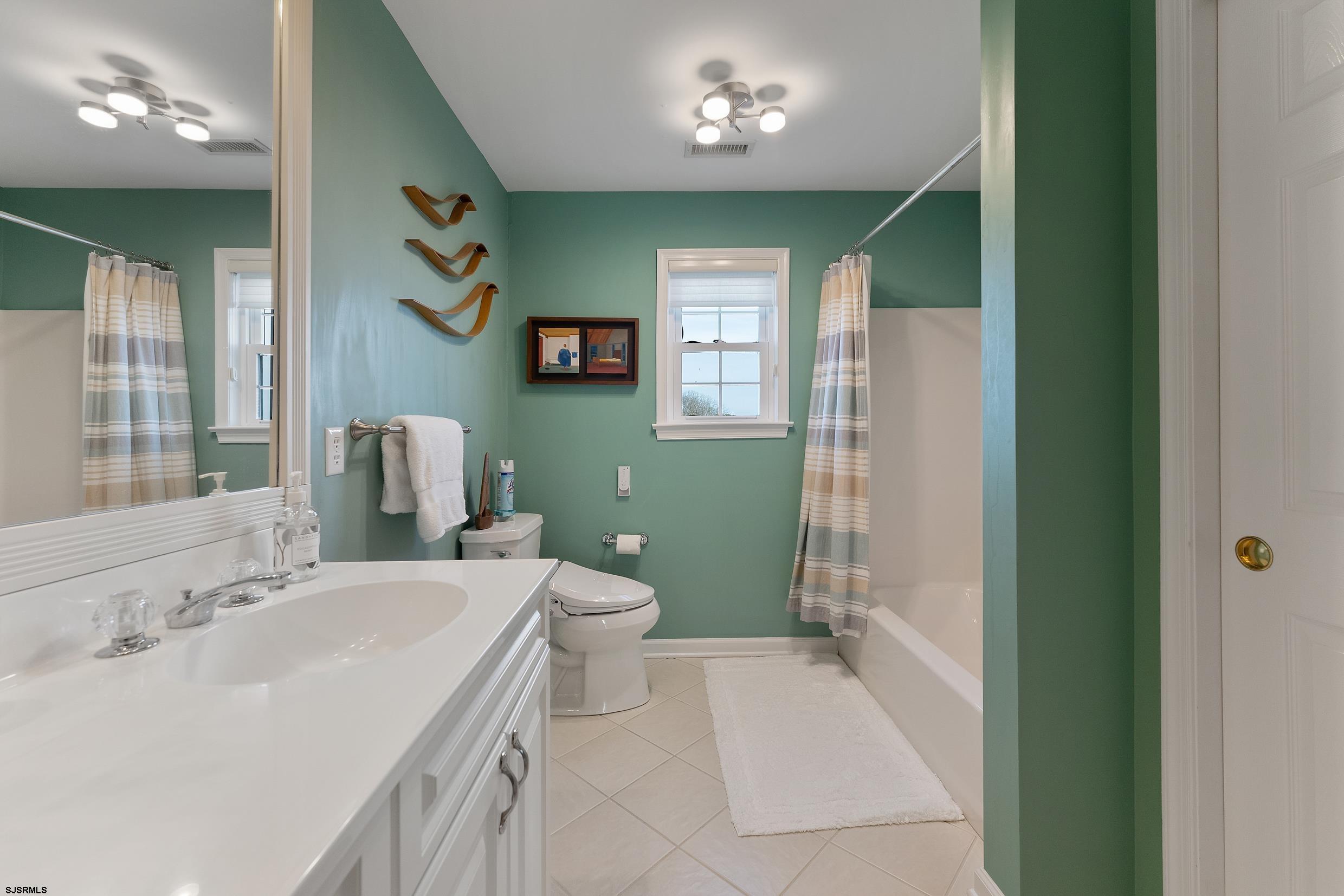 102 Broadway Ave Unit: 2