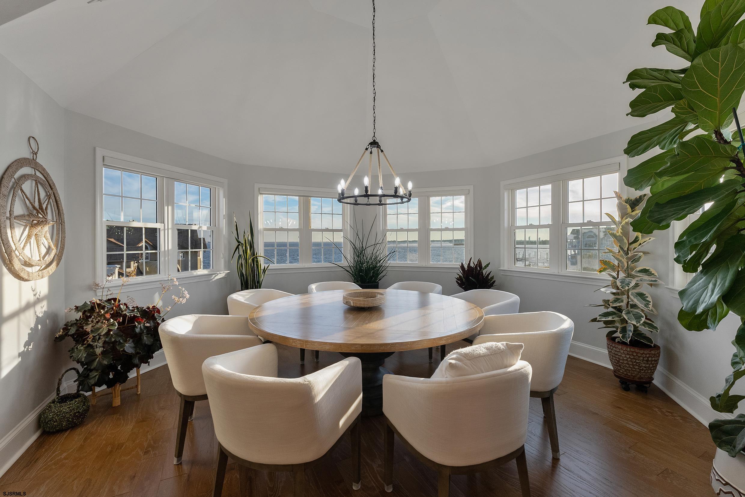 102 Broadway Ave Unit: 2