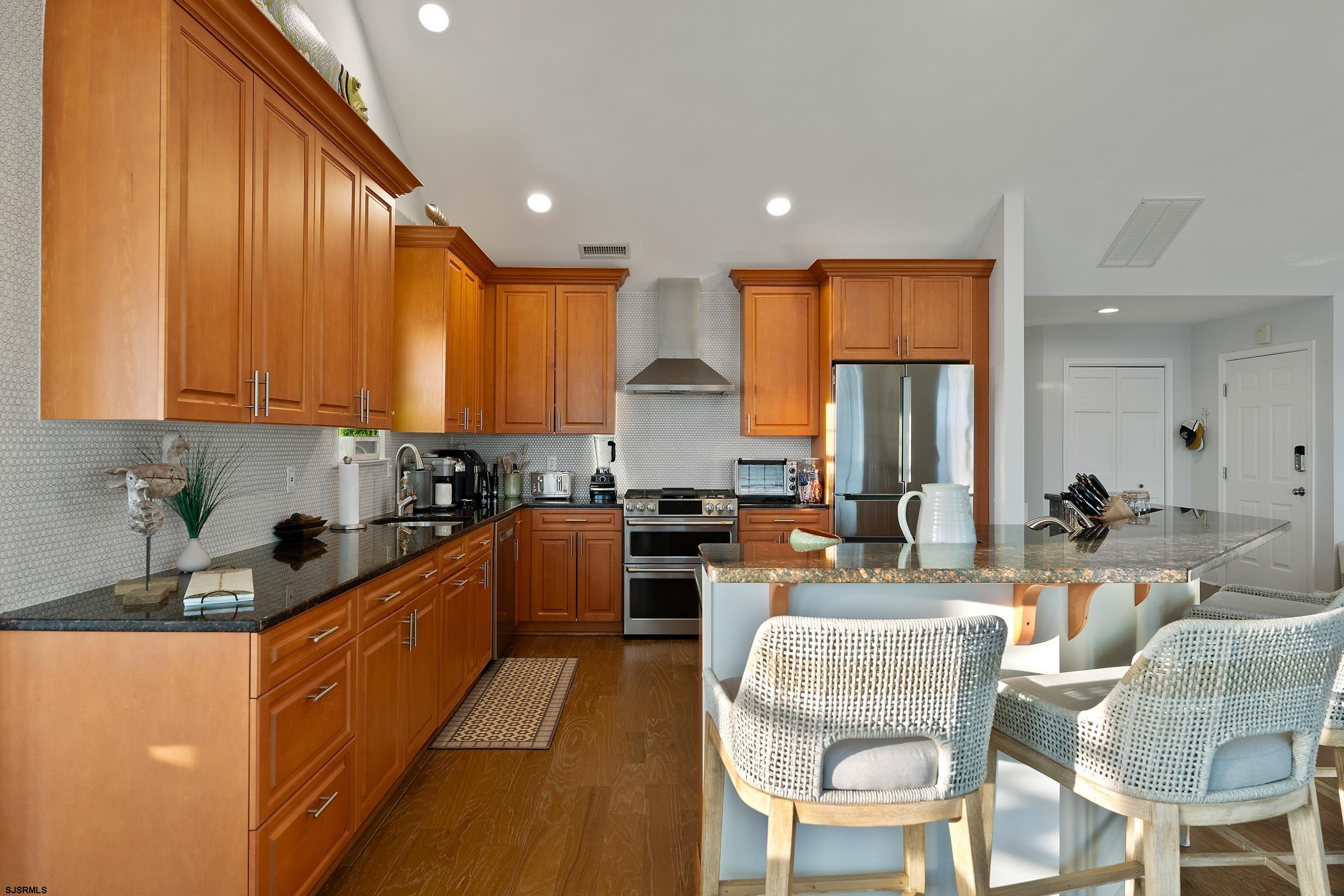102 Broadway Ave Unit: 2