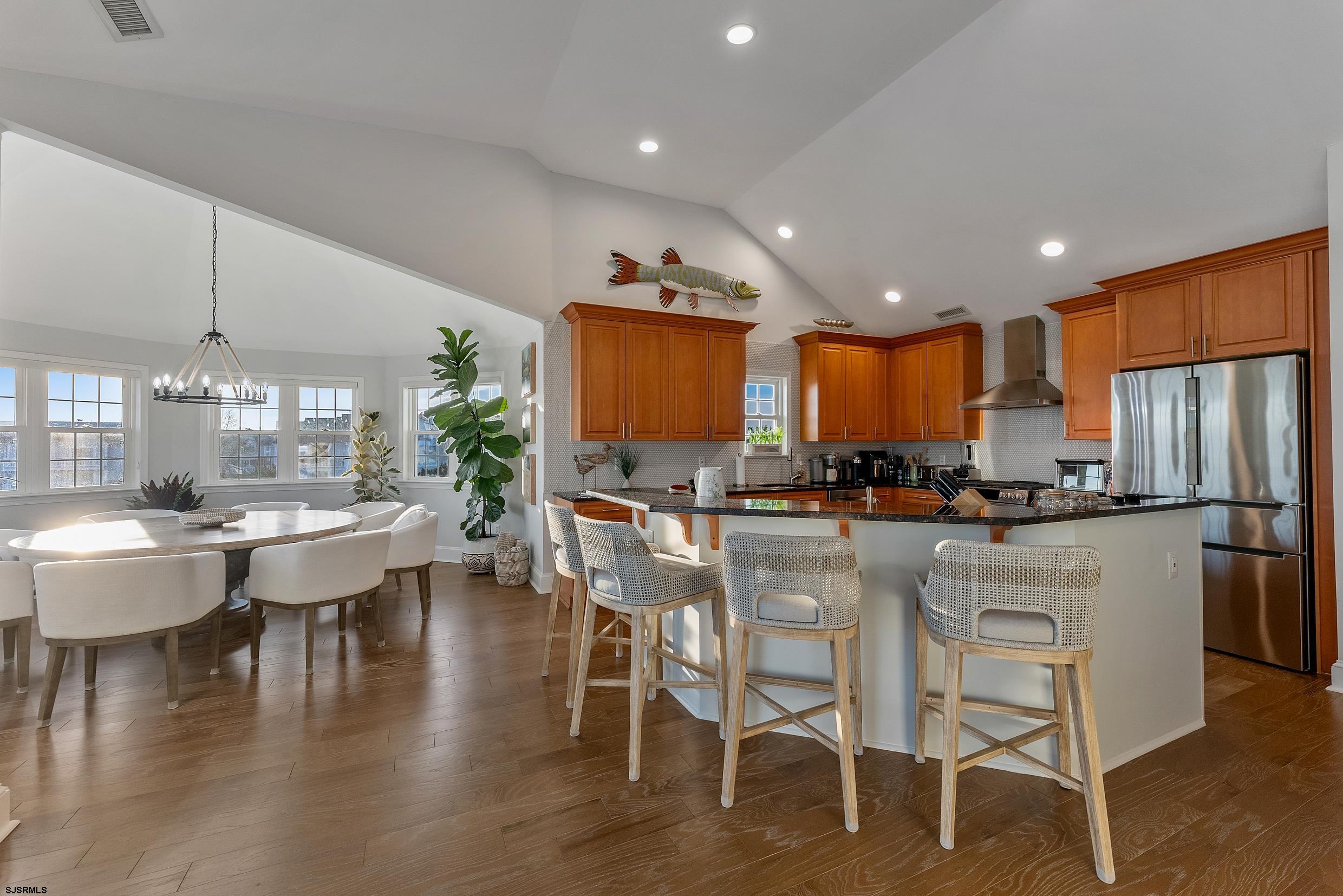 102 Broadway Ave Unit: 2