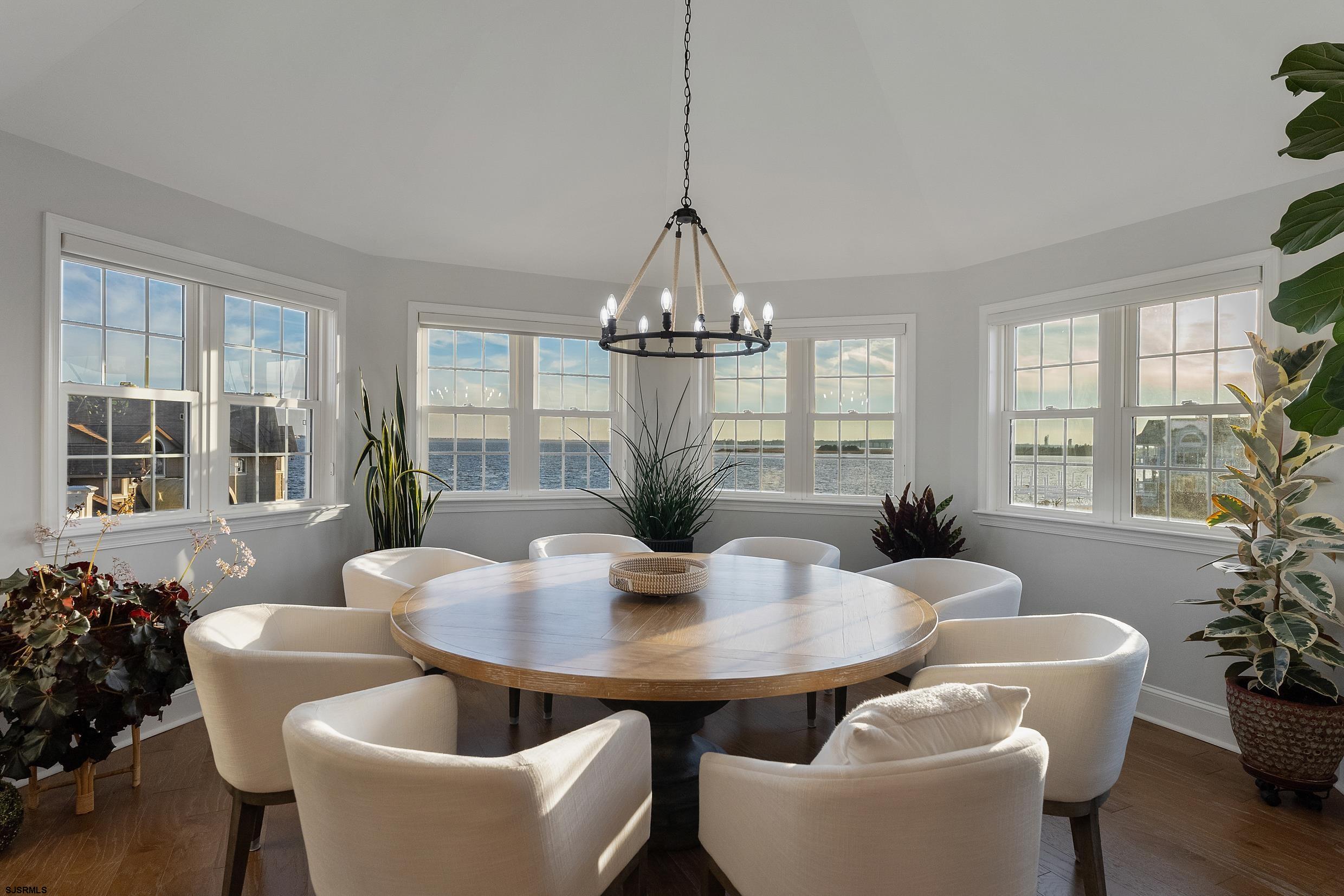 102 Broadway Ave Unit: 2