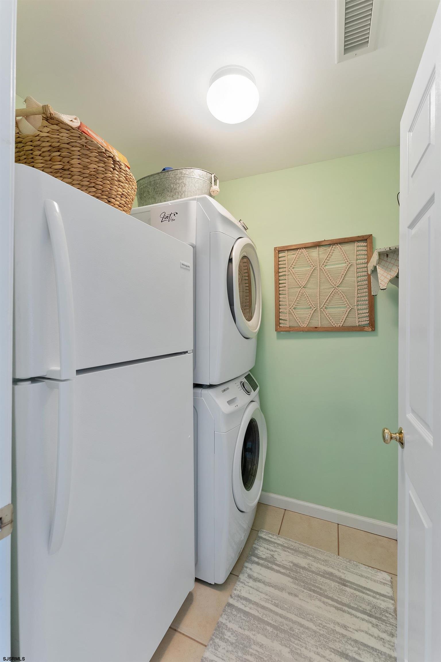 102 Broadway Ave Unit: 2