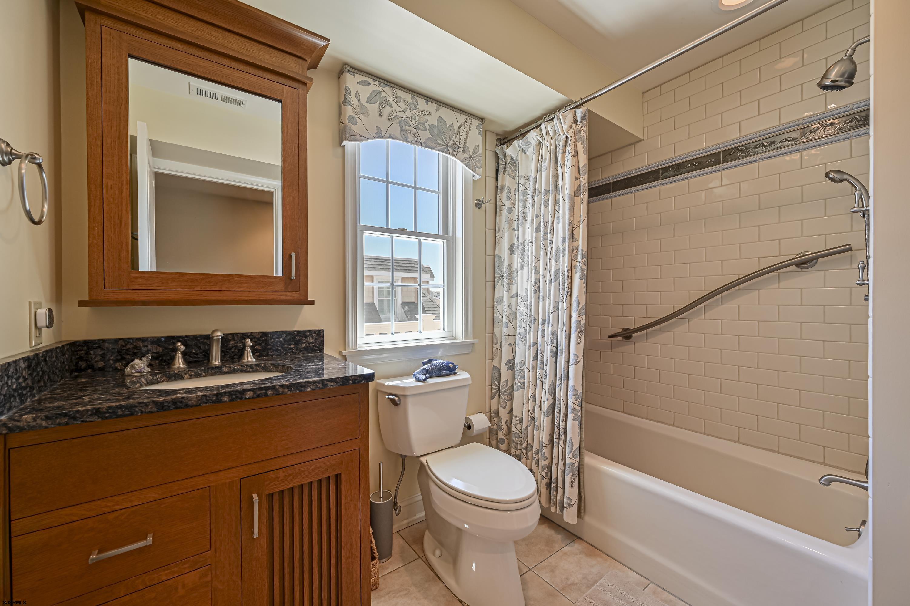 28 N Colgate Ave