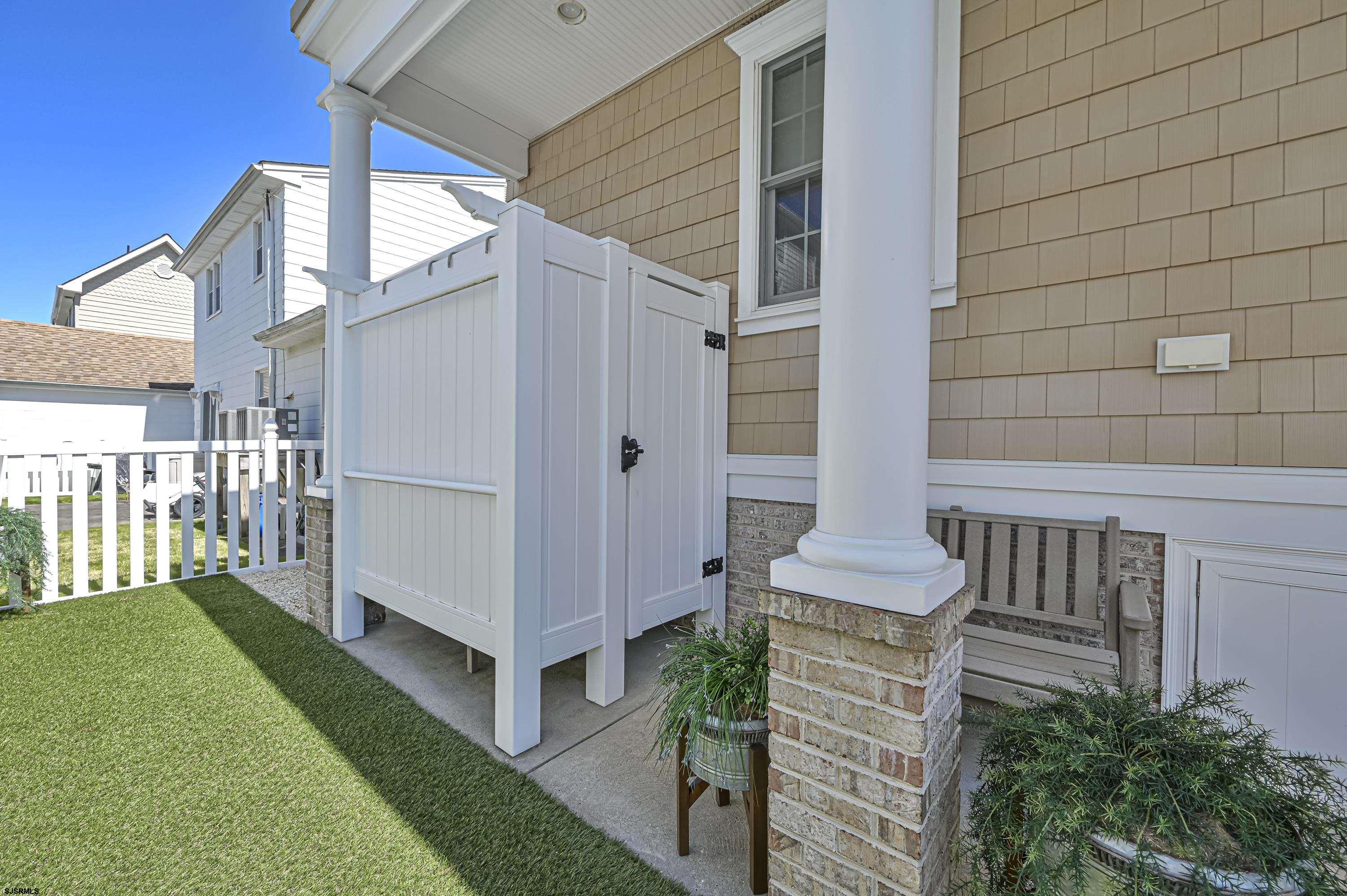 28 N Colgate Ave