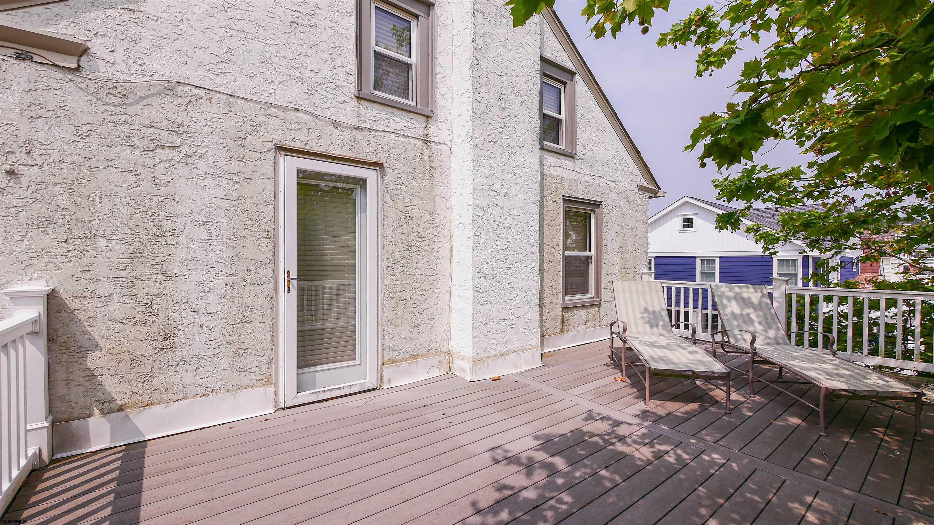 8 N Lancaster Ave