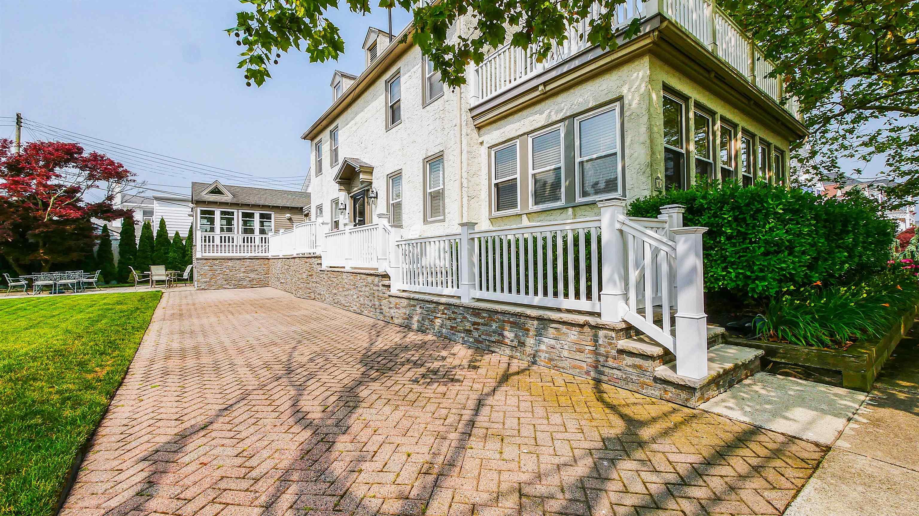 8 N Lancaster Ave