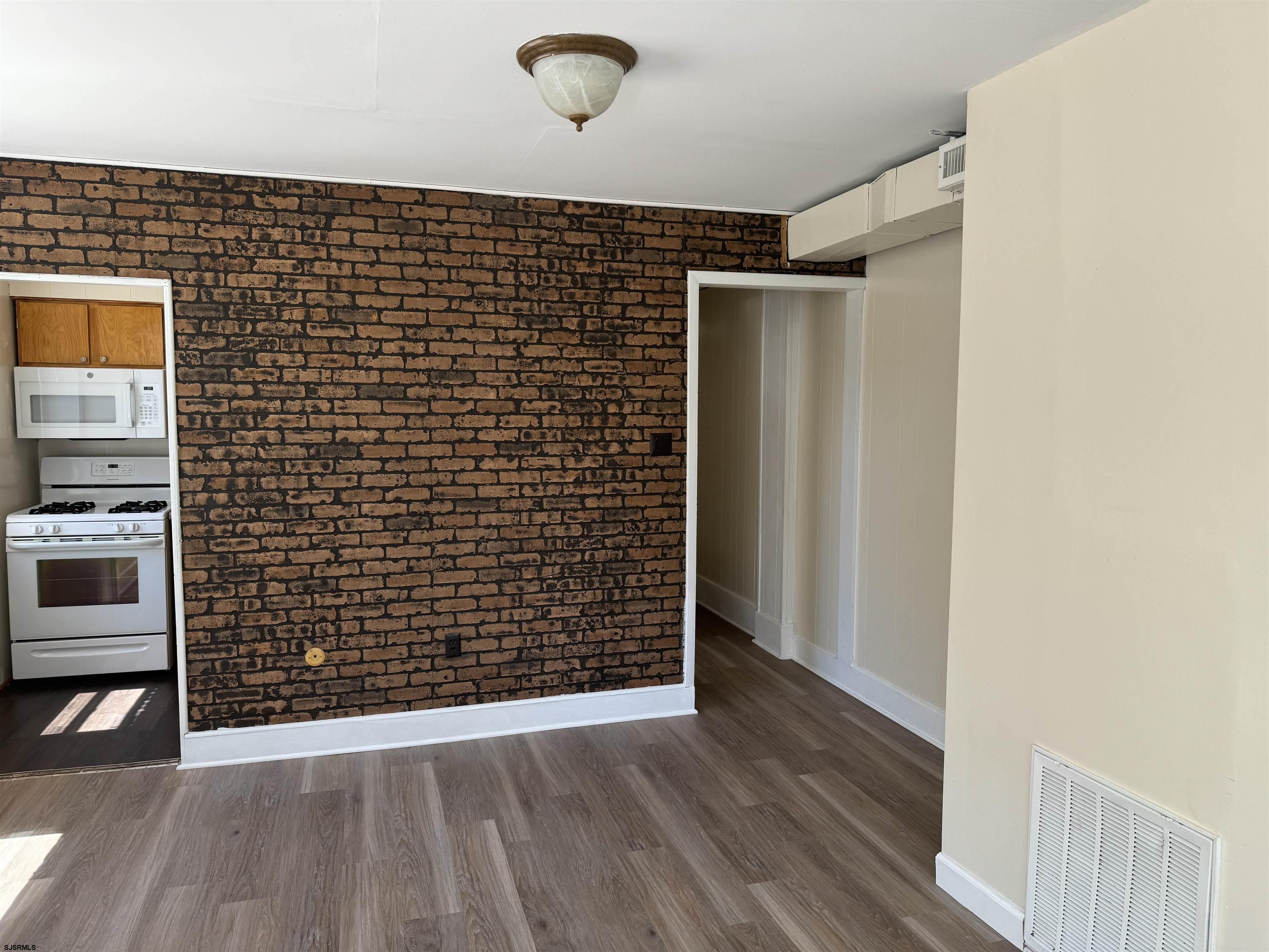 3501 Ventnor #A-2 Ave Unit: A-2