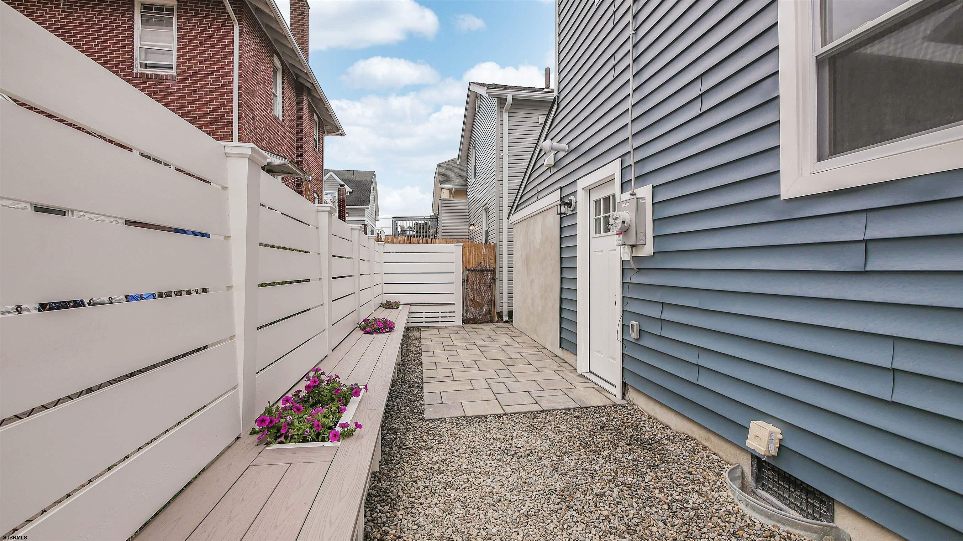 109 N Richards Ave