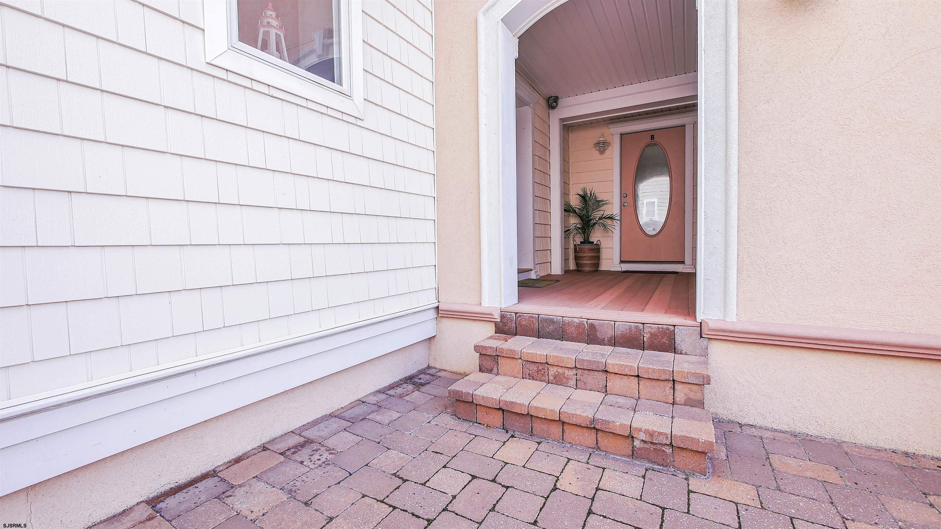 235 N 14th Street Unit: B