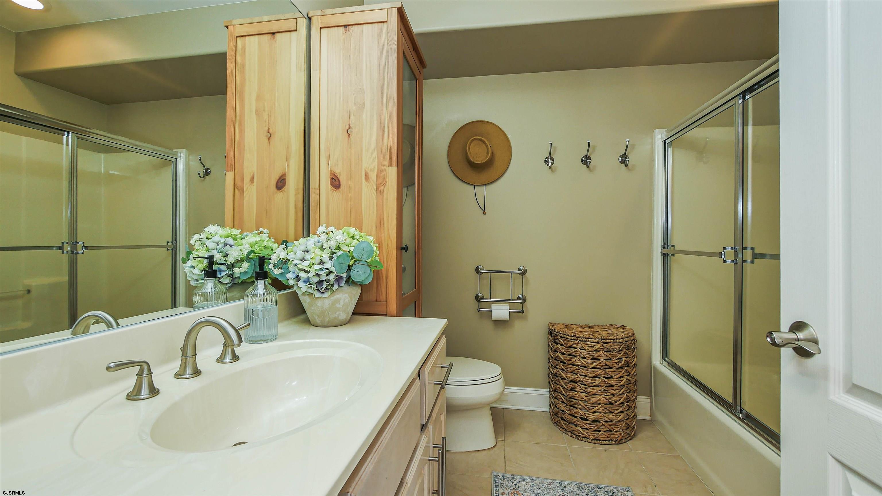 235 N 14th Street Unit: B