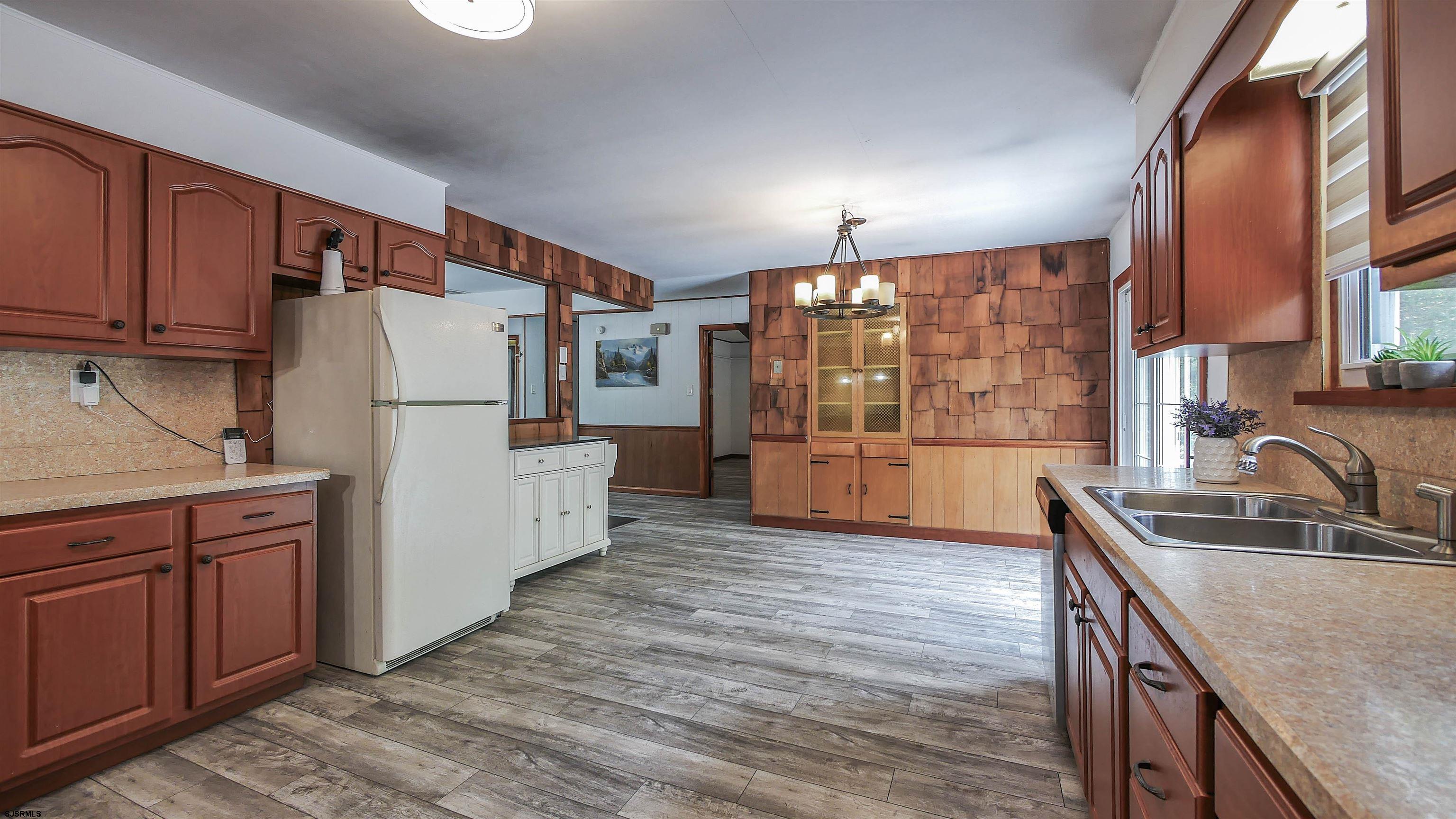 609 Bainbridge Ave