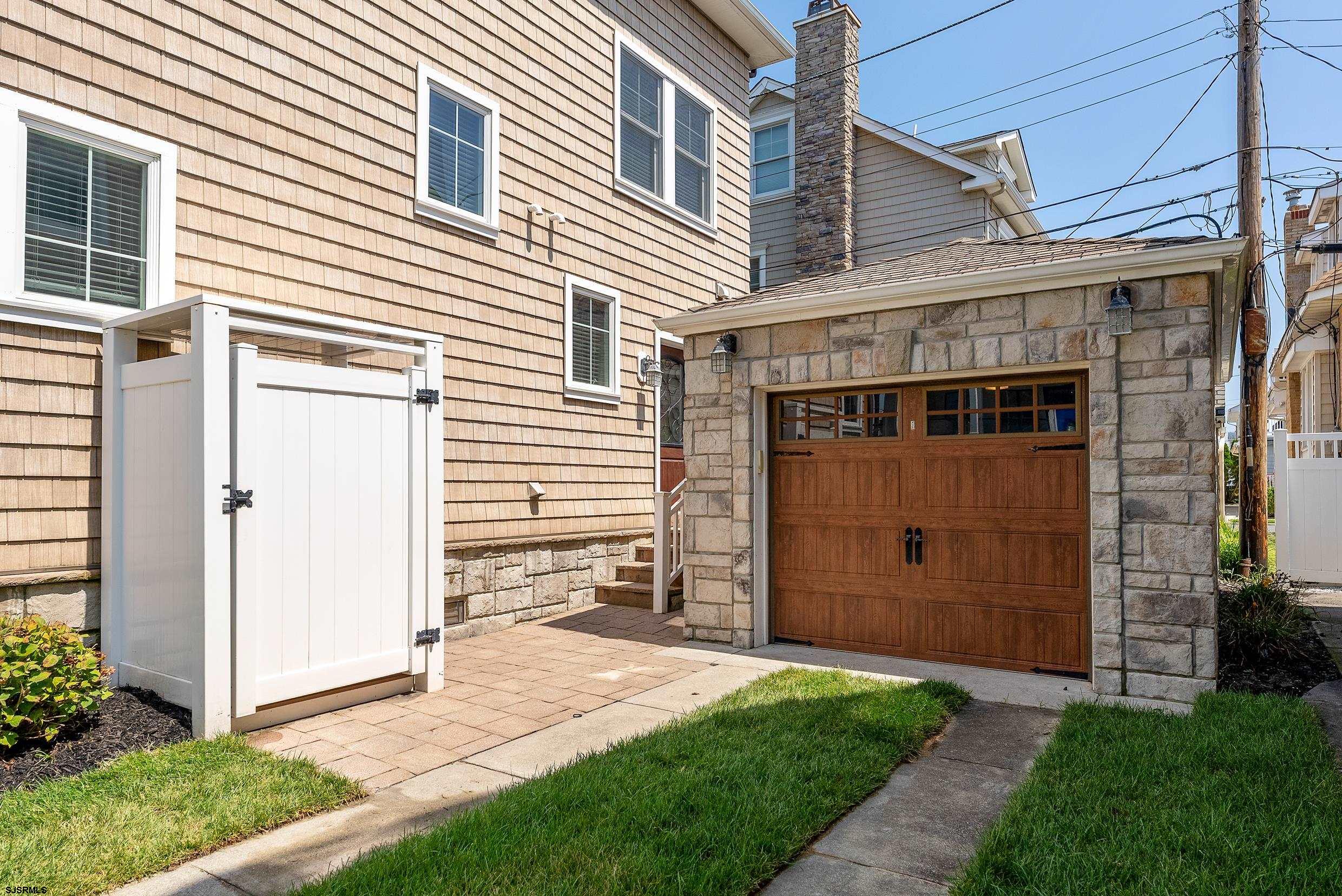 101 S Essex Ave