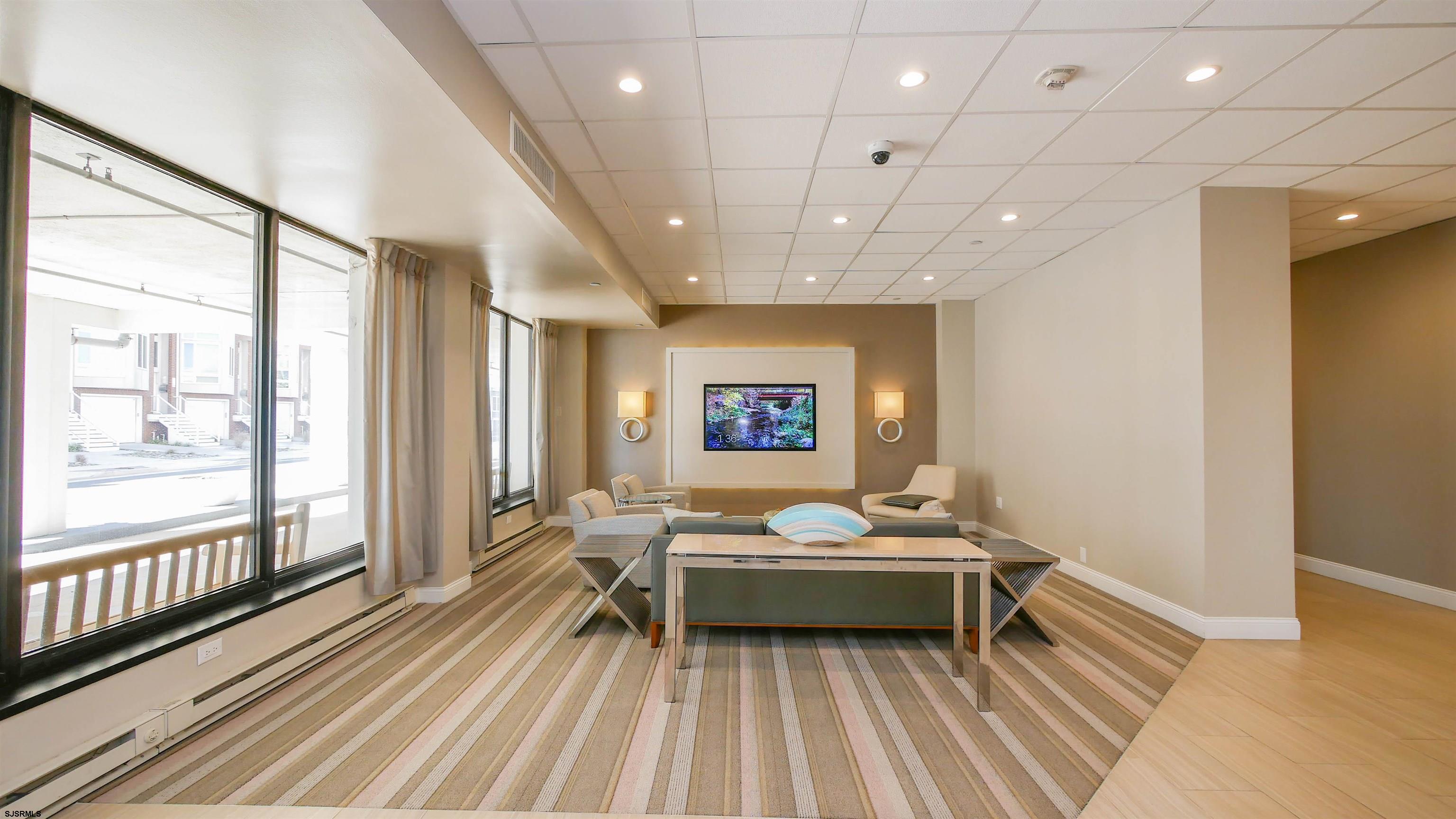 5200 Boardwalk Unit: 14A