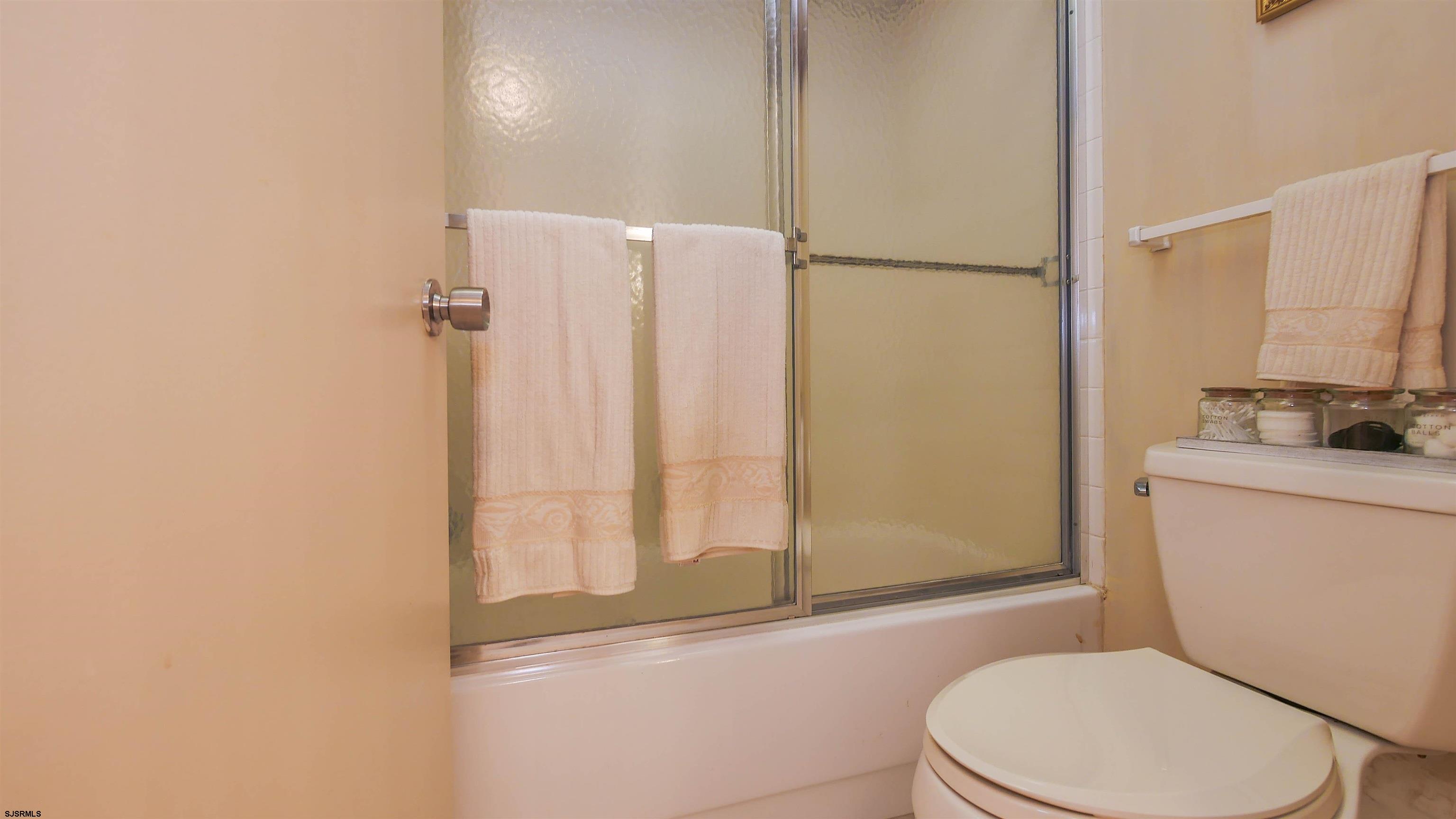 5200 Boardwalk Unit: 14A