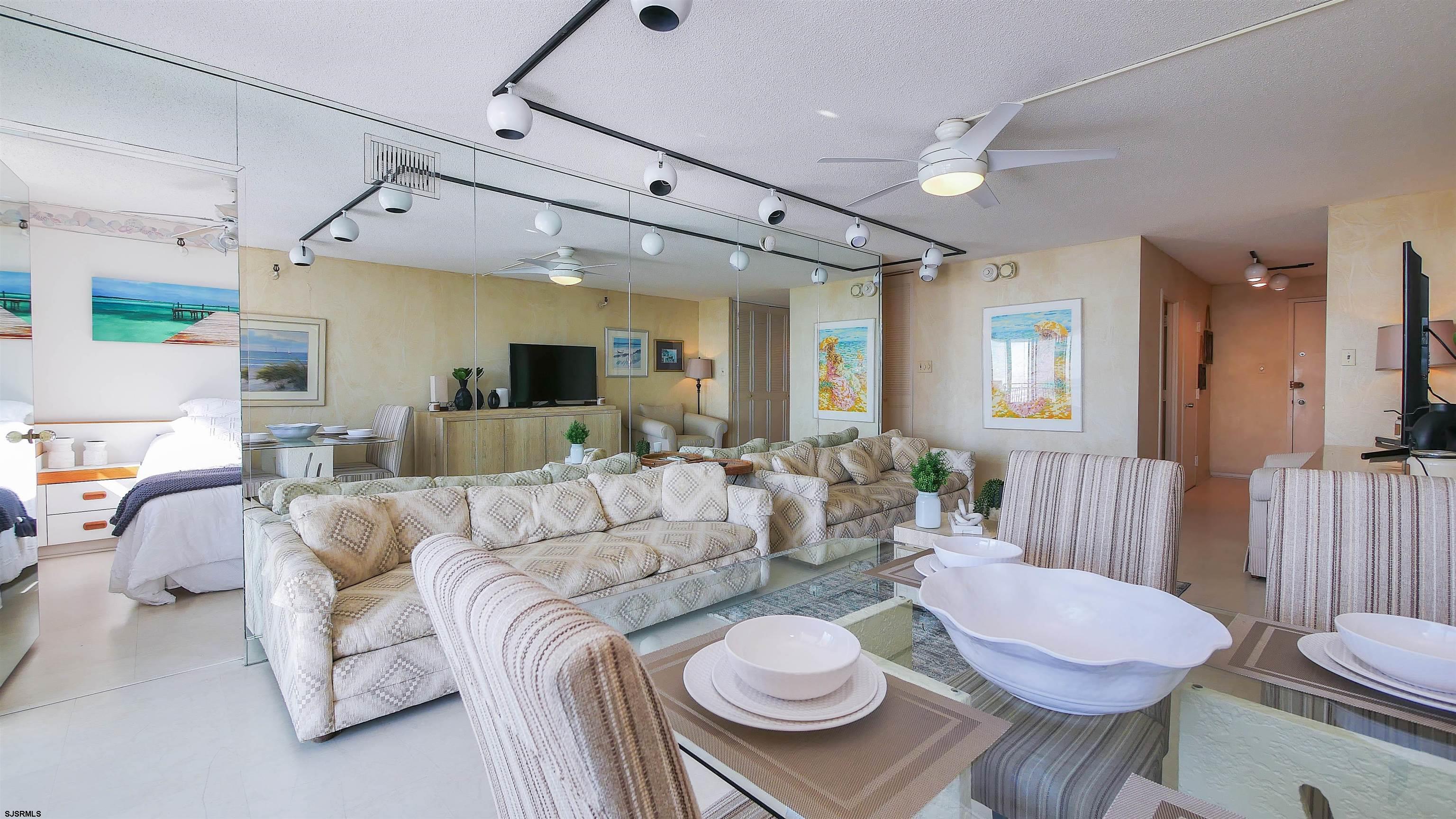 5200 Boardwalk Unit: 14A