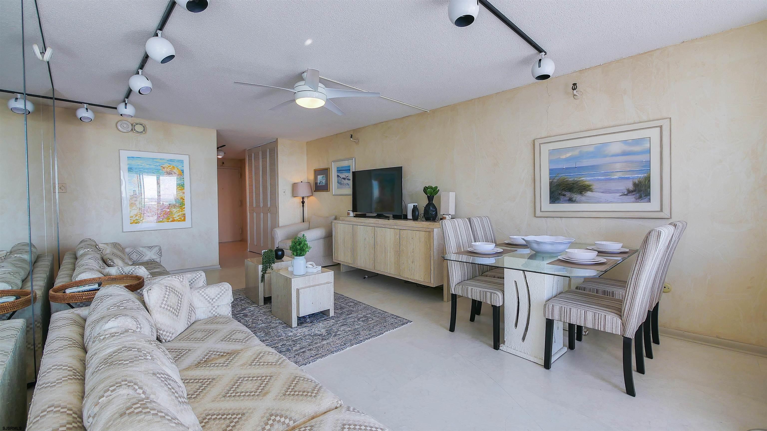5200 Boardwalk Unit: 14A