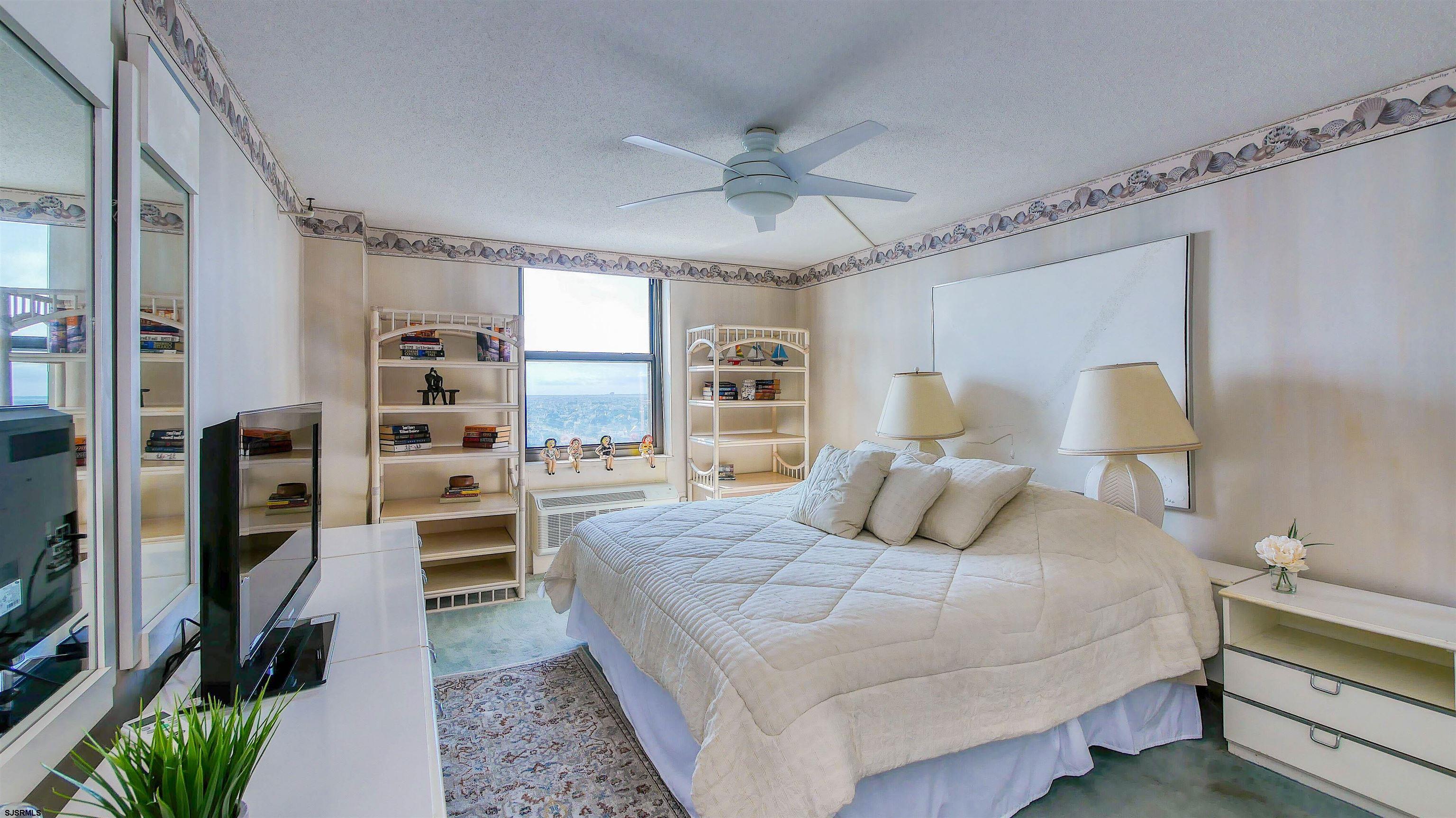 5200 Boardwalk Unit: 14A