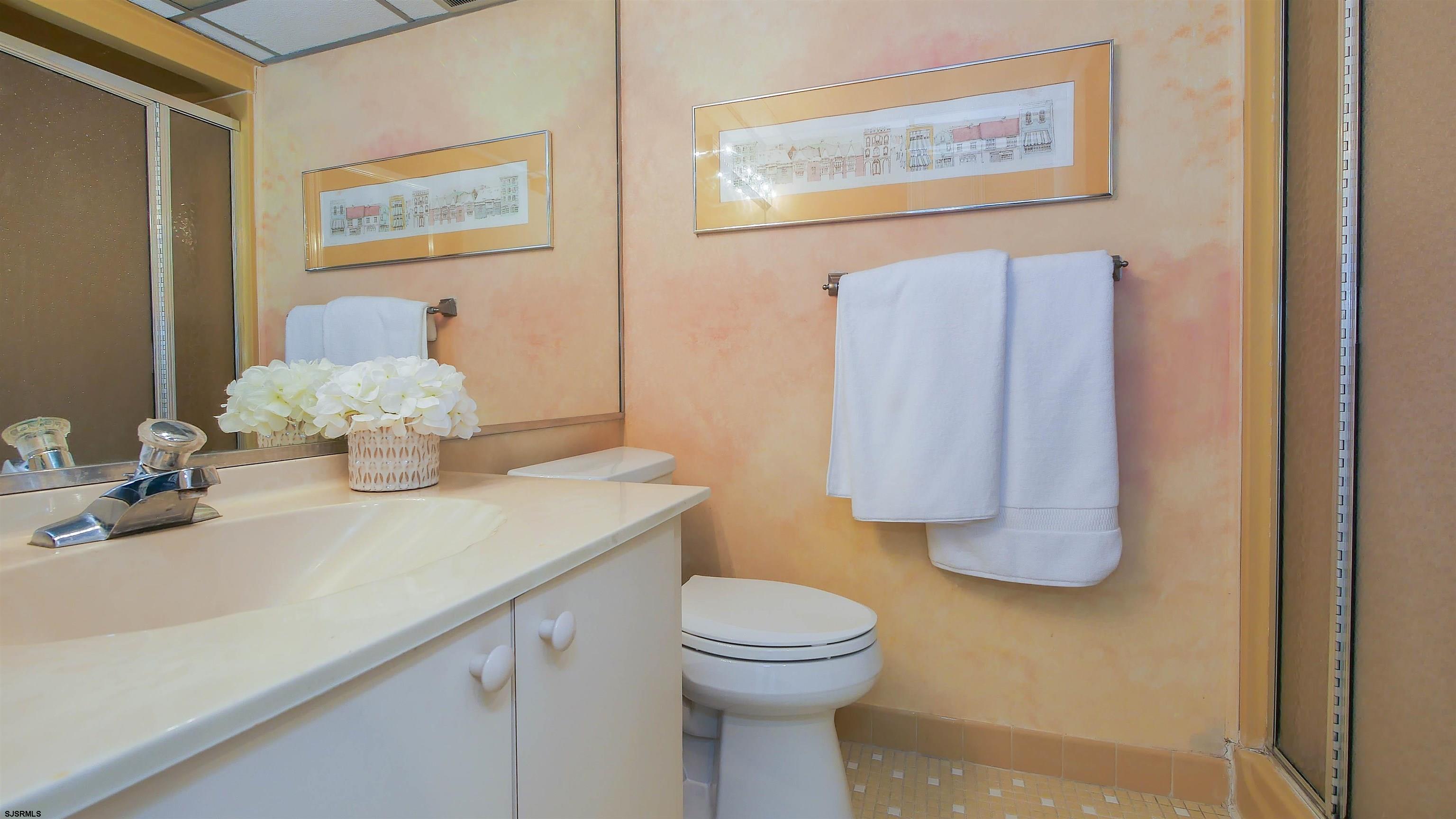 5200 Boardwalk Unit: 14A
