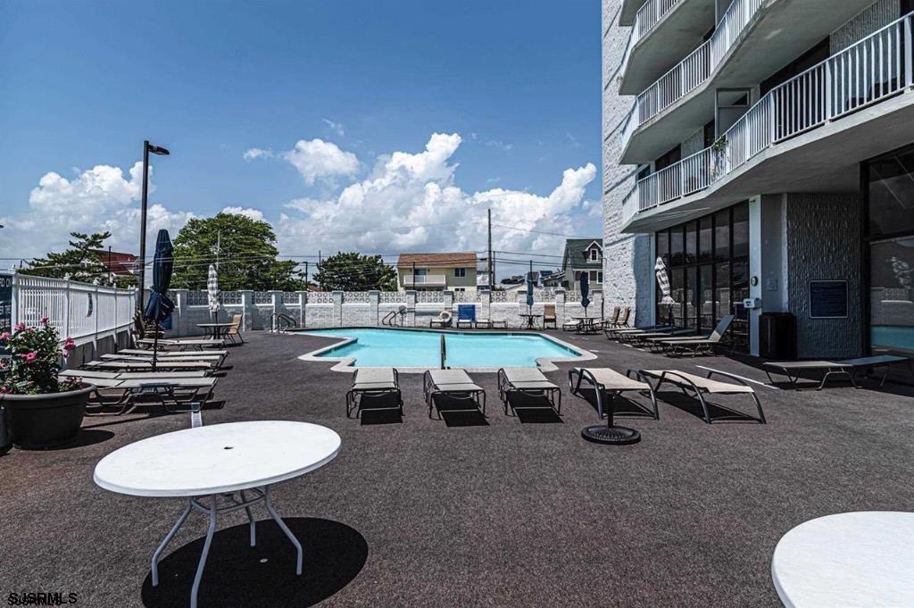236 N Derby Ave Unit: 1207