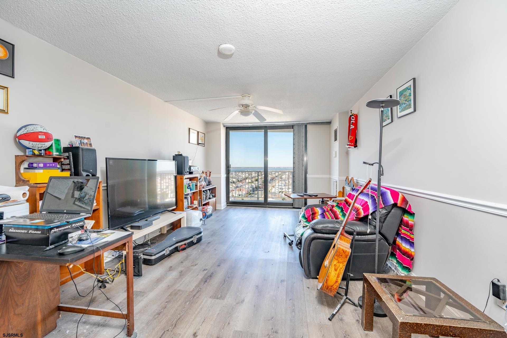 236 N Derby Ave Unit: 1207