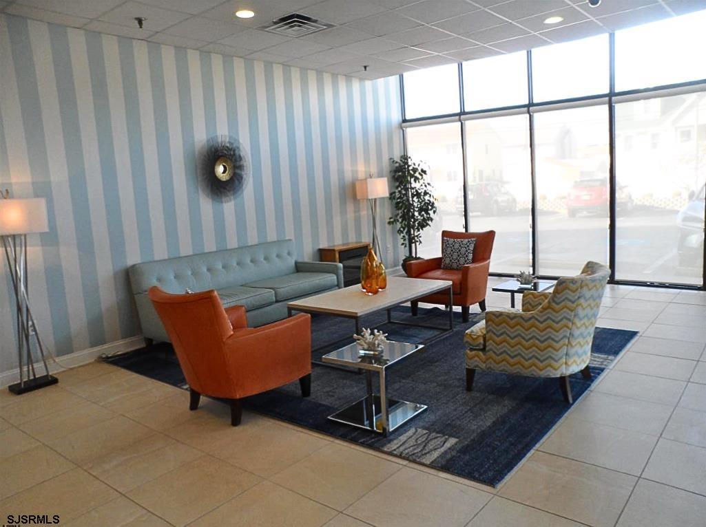 236 N Derby Ave Unit: 1207
