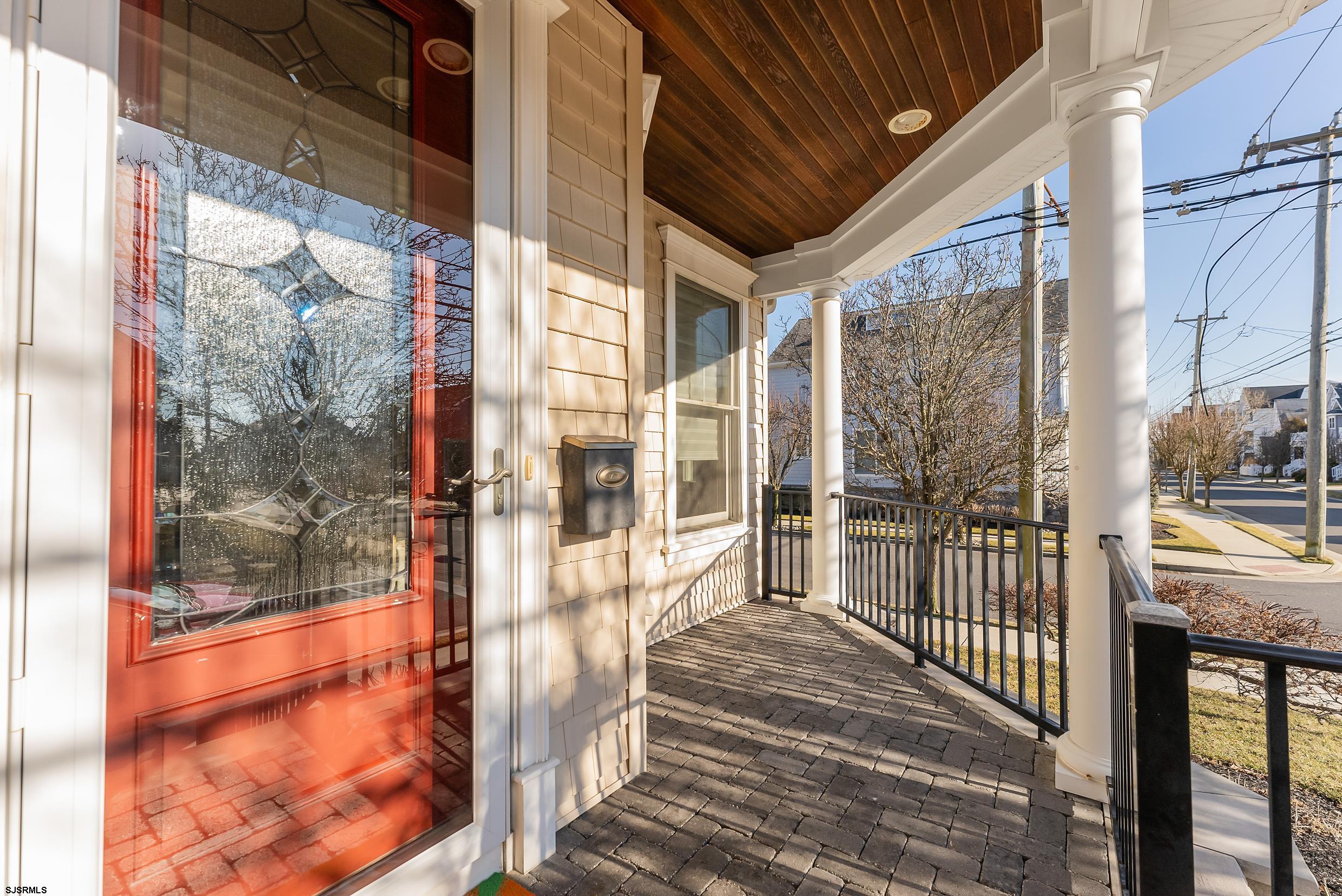 101 N Clarendon Ave