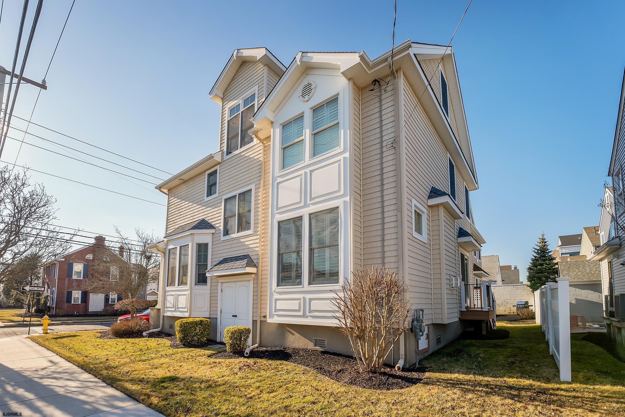 101 N Clarendon Ave
