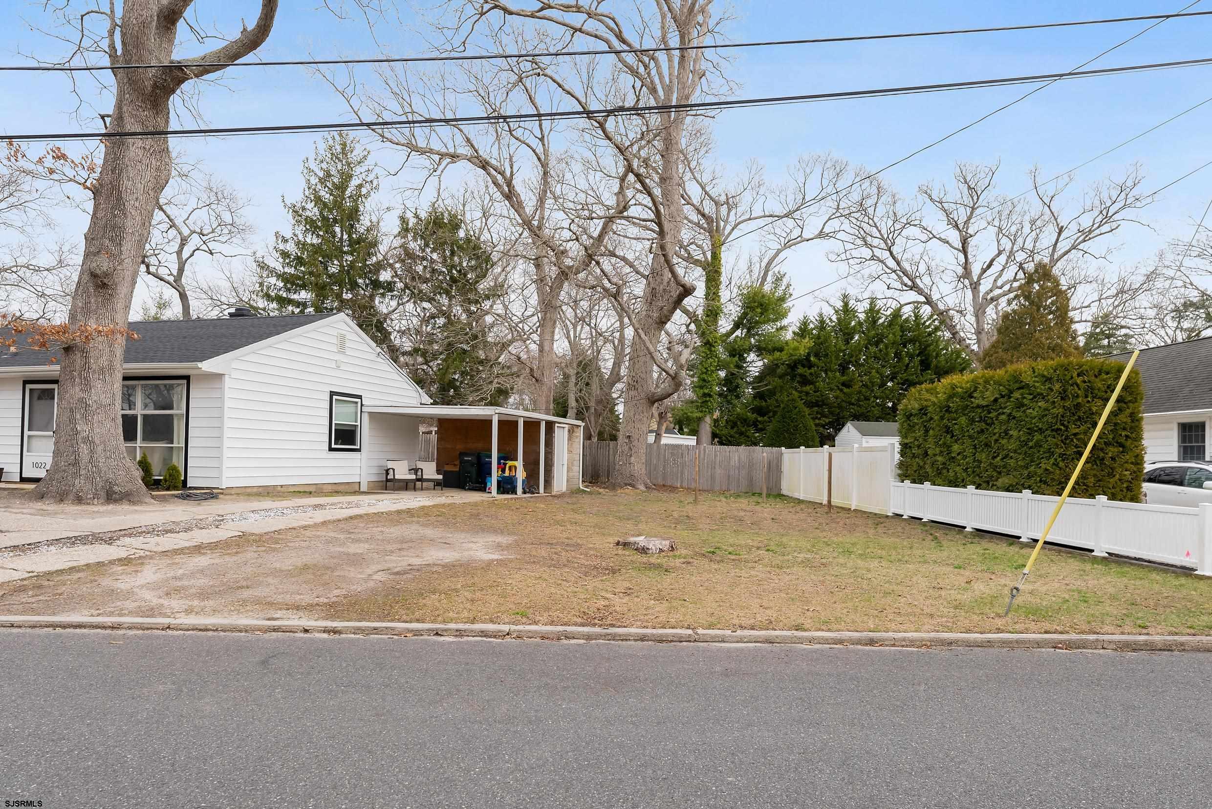 1022 Oak Ave