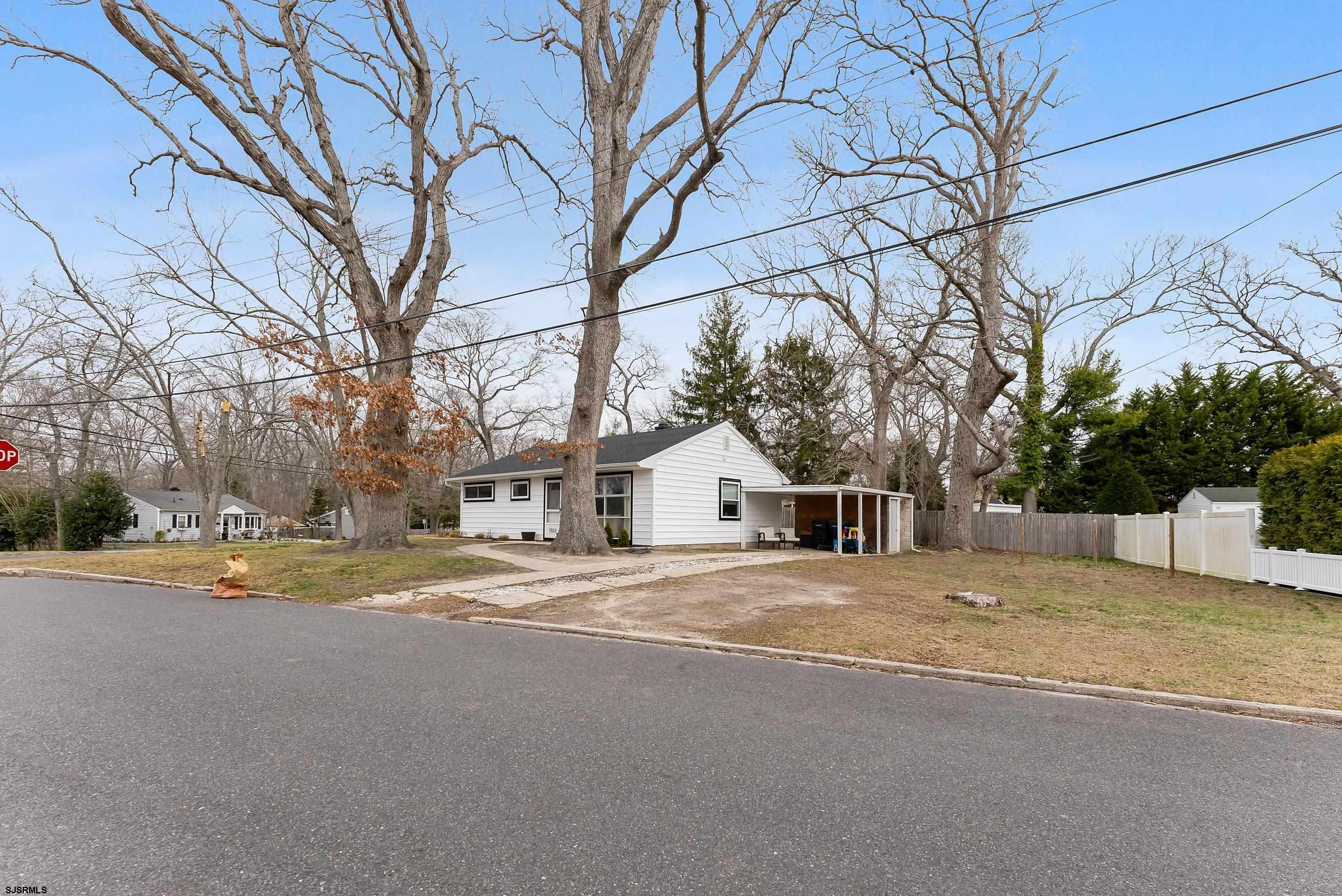 1022 Oak Ave