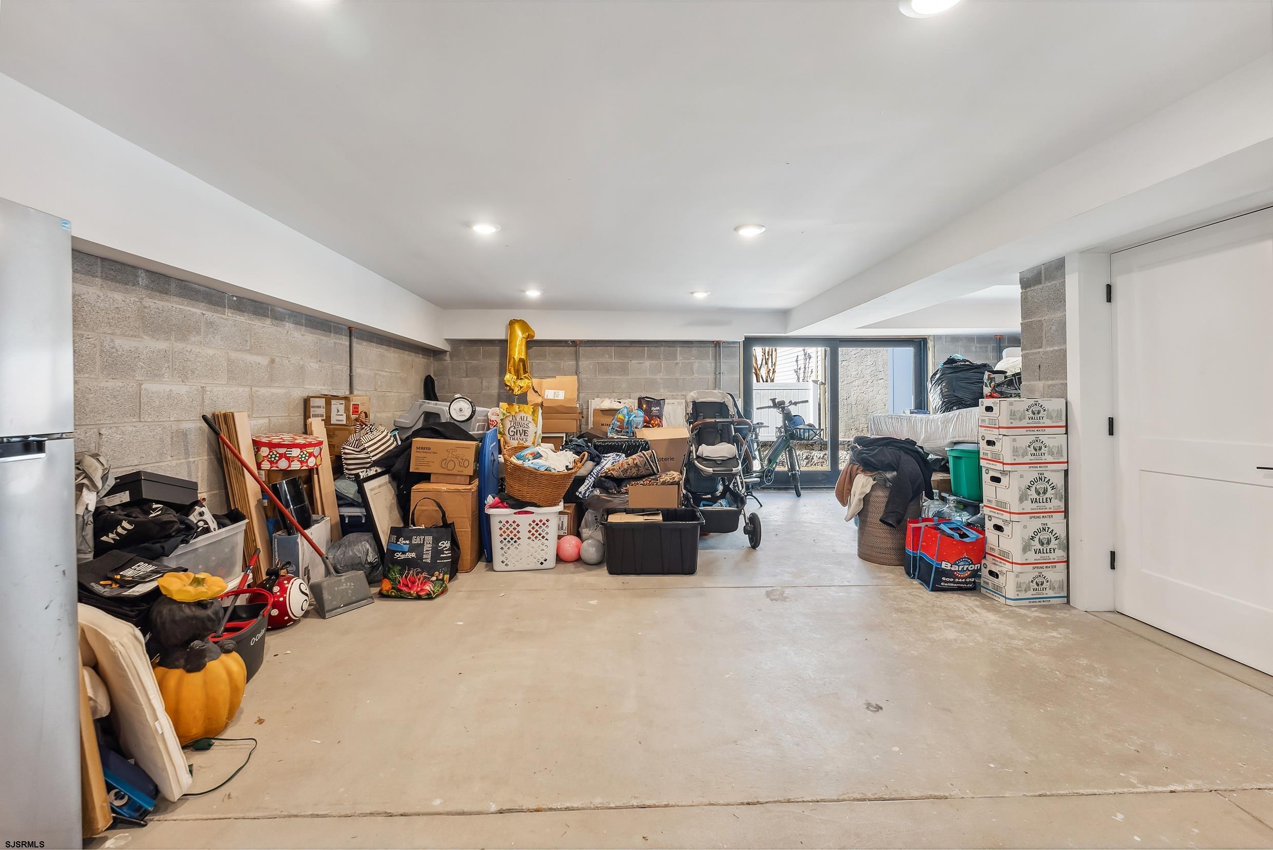 202 N Delavan Ave