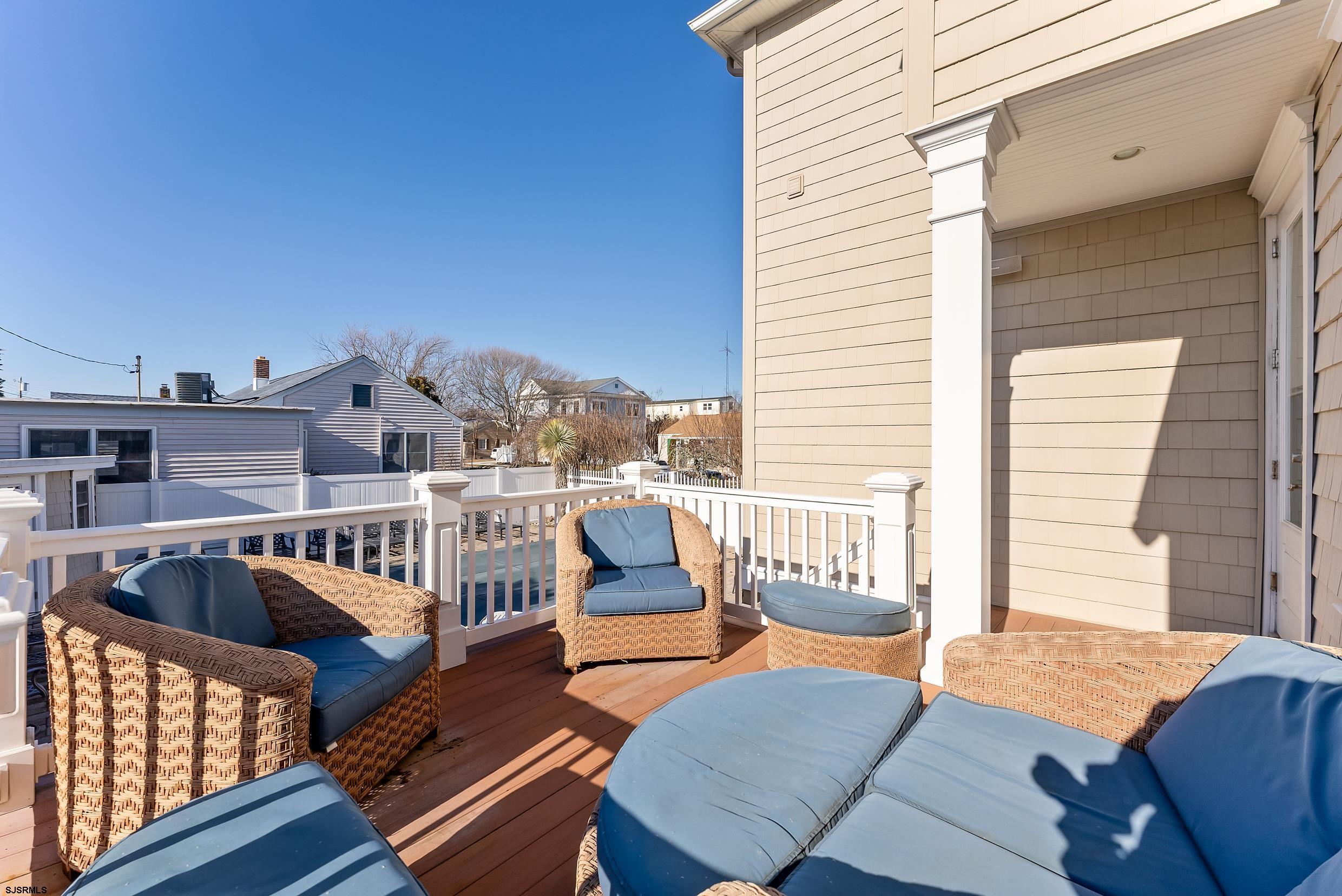300 N Delavan Ave