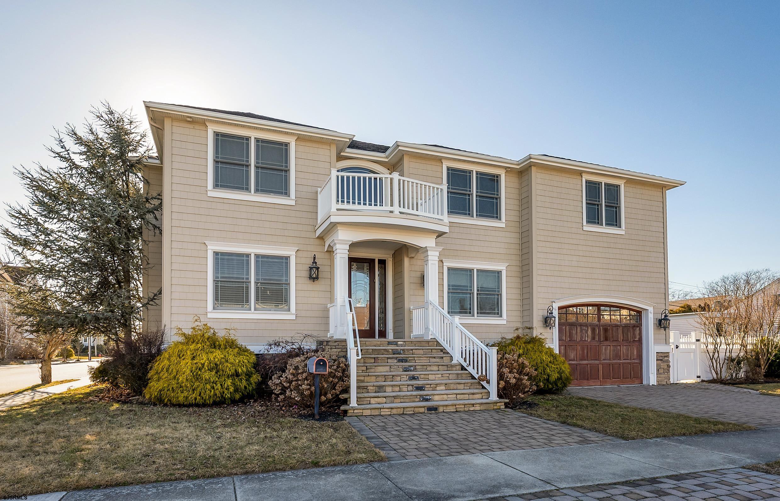 300 N Delavan Ave