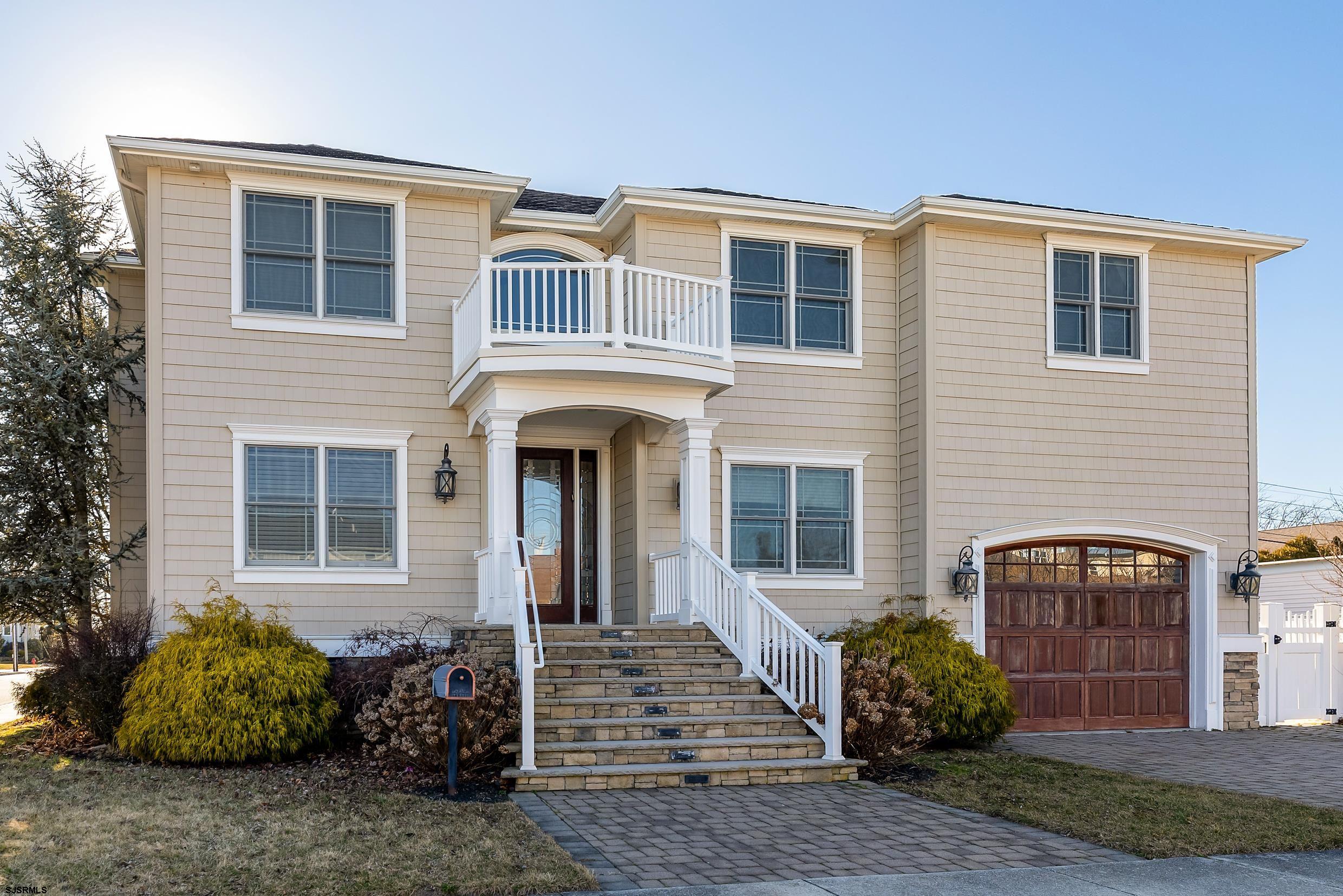 300 N Delavan Ave