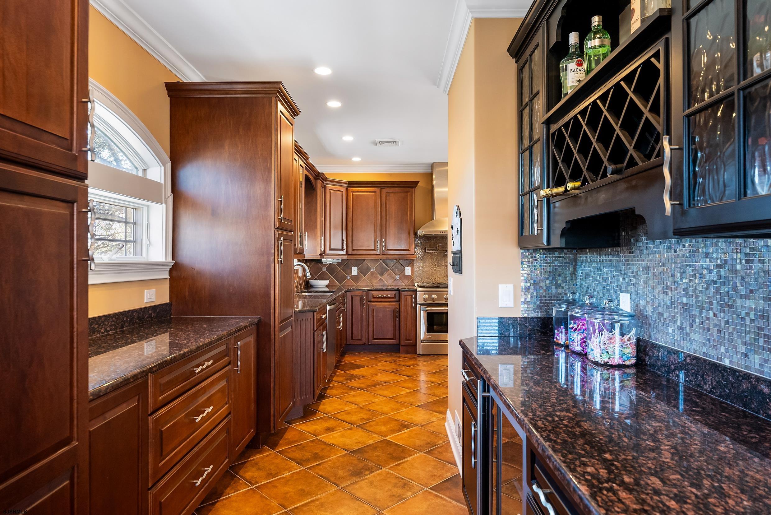300 N Delavan Ave