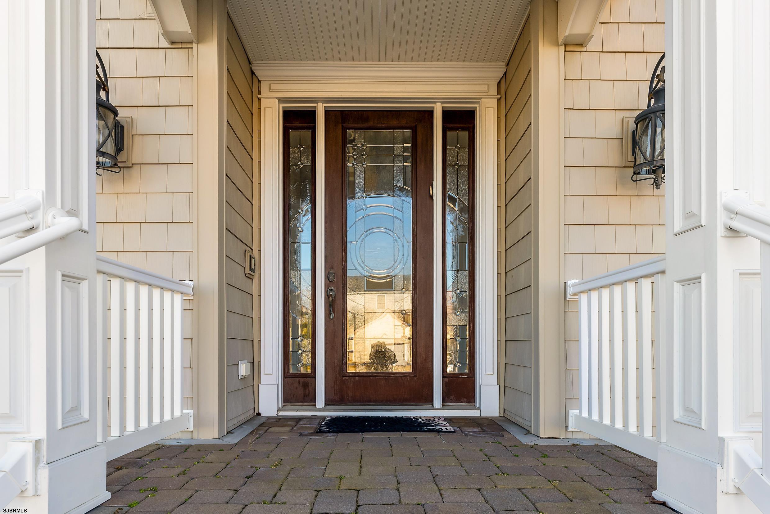 300 N Delavan Ave