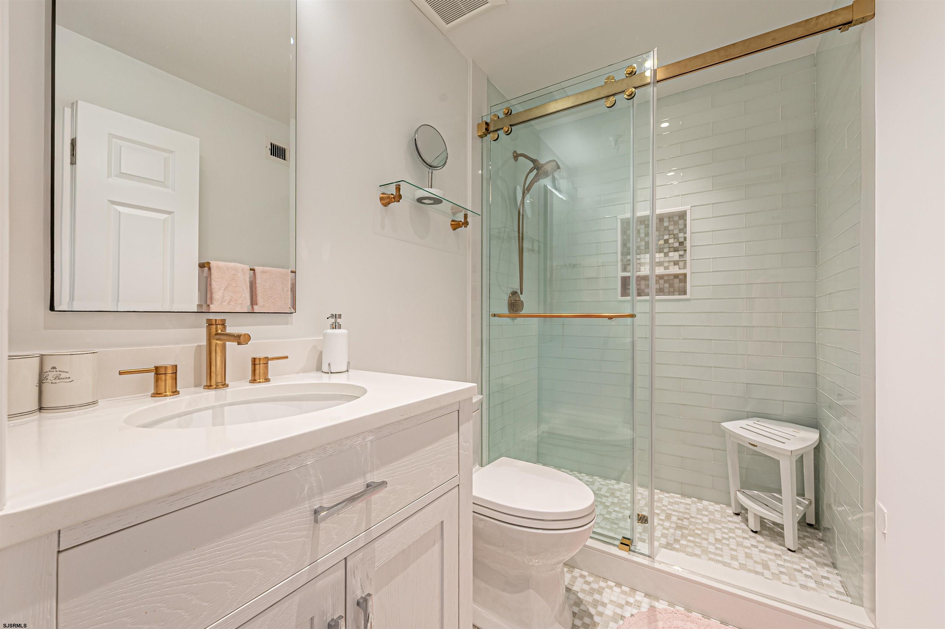 1 S 24th Ave Unit: 4A