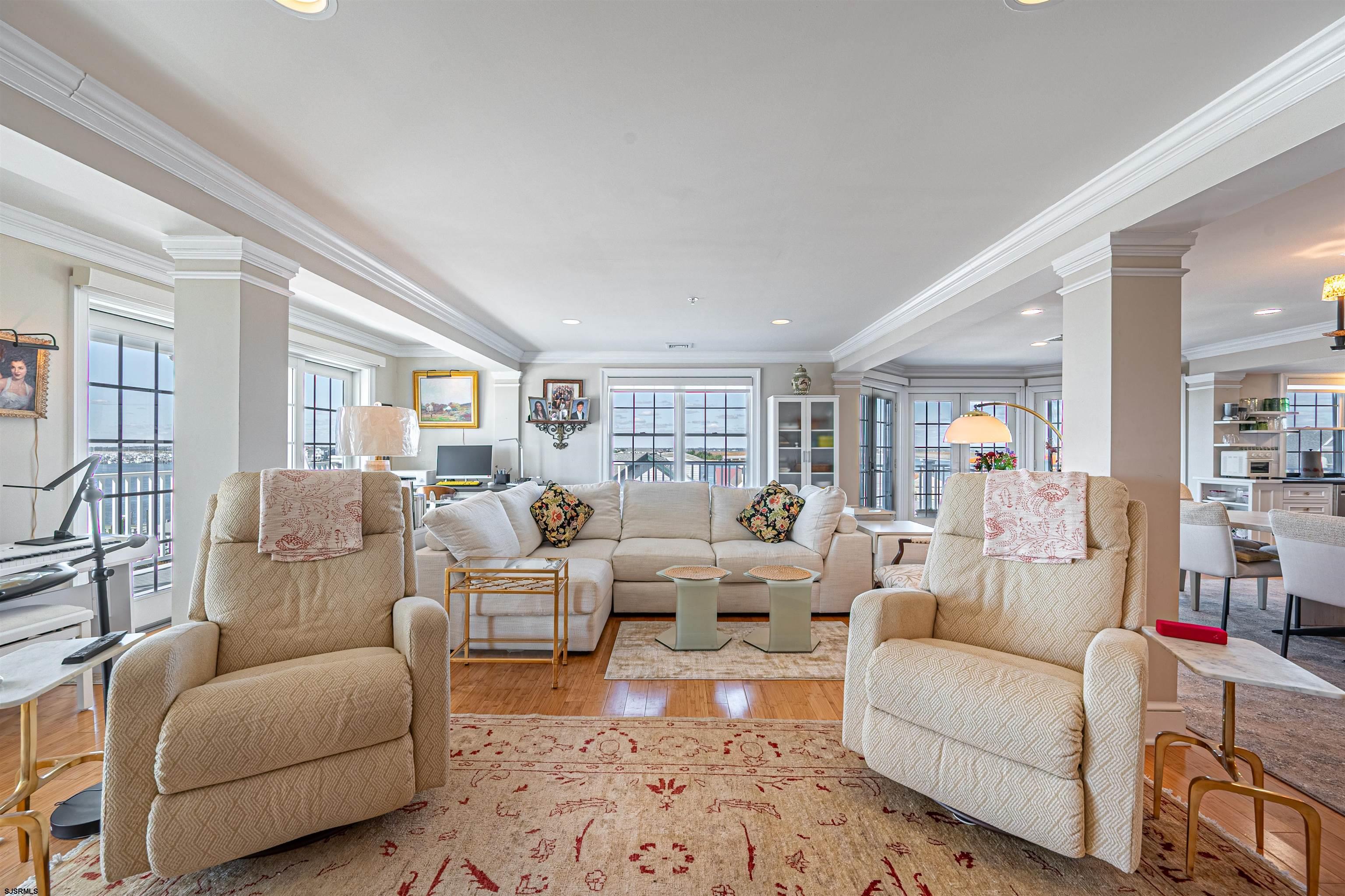 1 S 24th Ave Unit: 4A