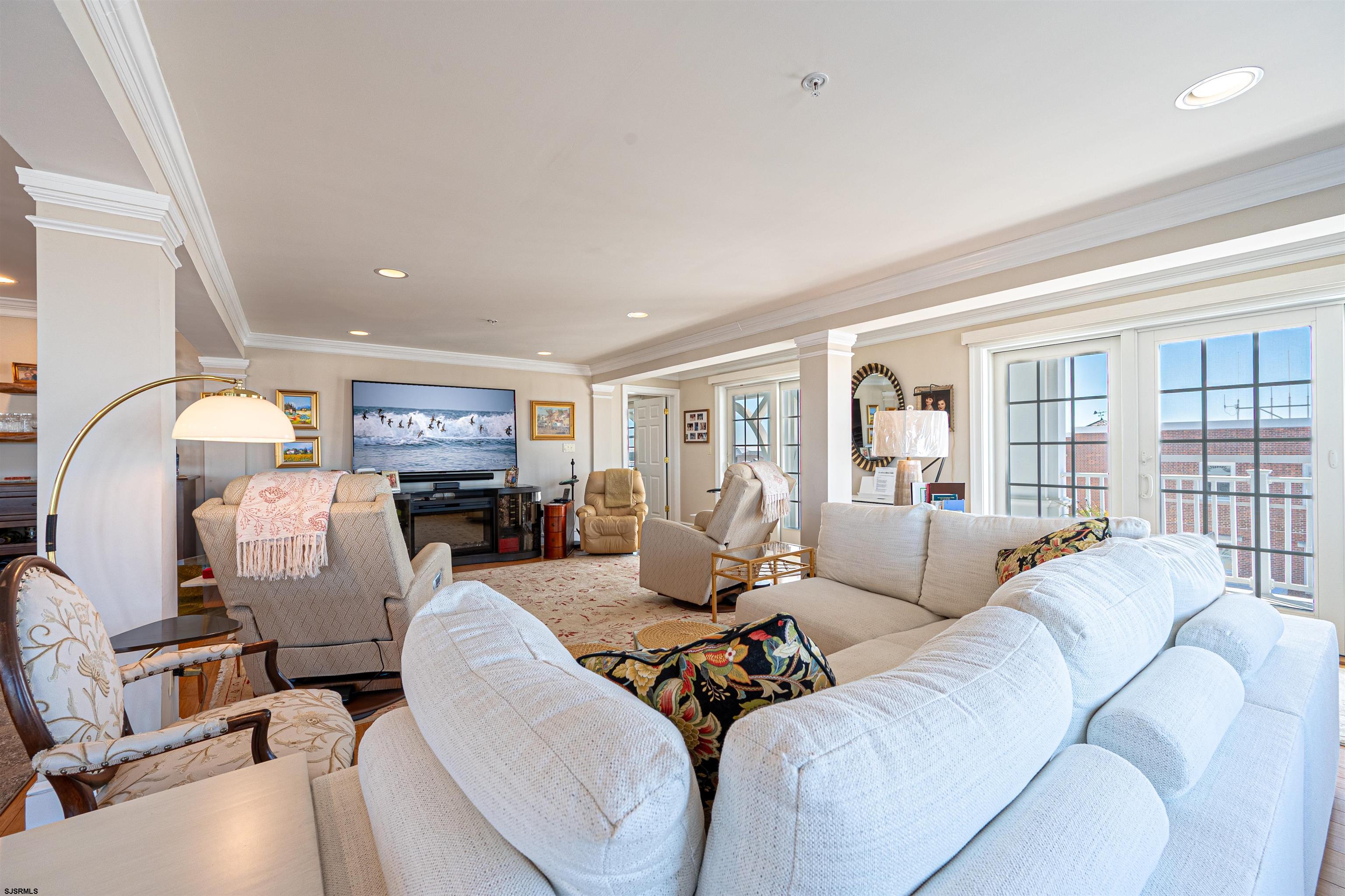 1 S 24th Ave Unit: 4A