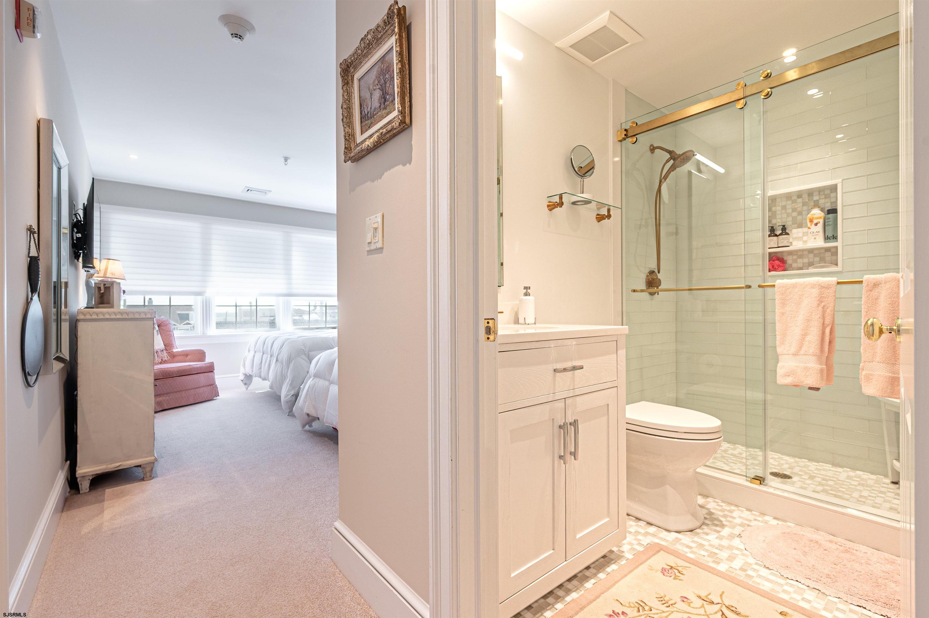 1 S 24th Ave Unit: 4A