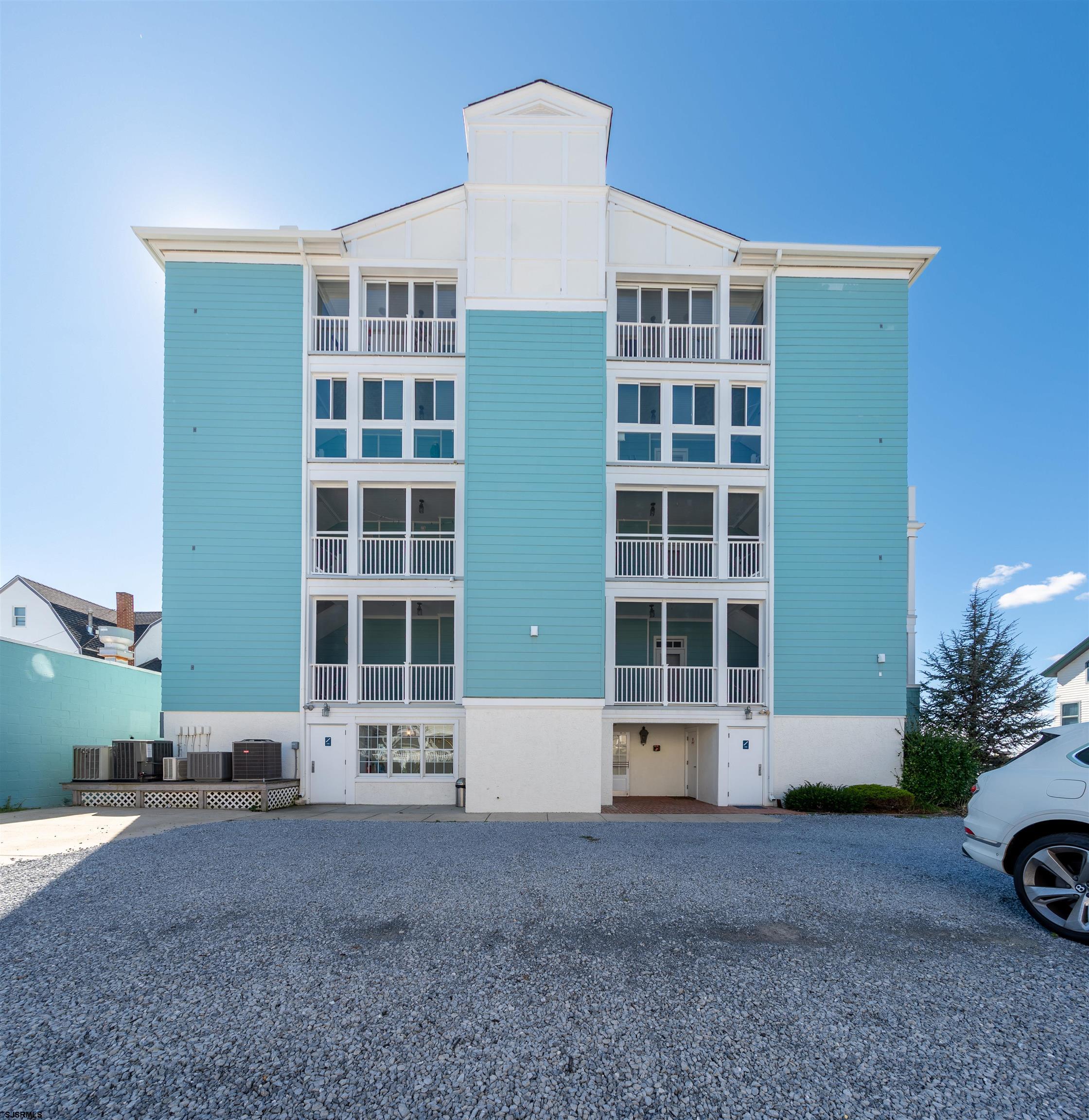 1 S 24th Ave Unit: 4A