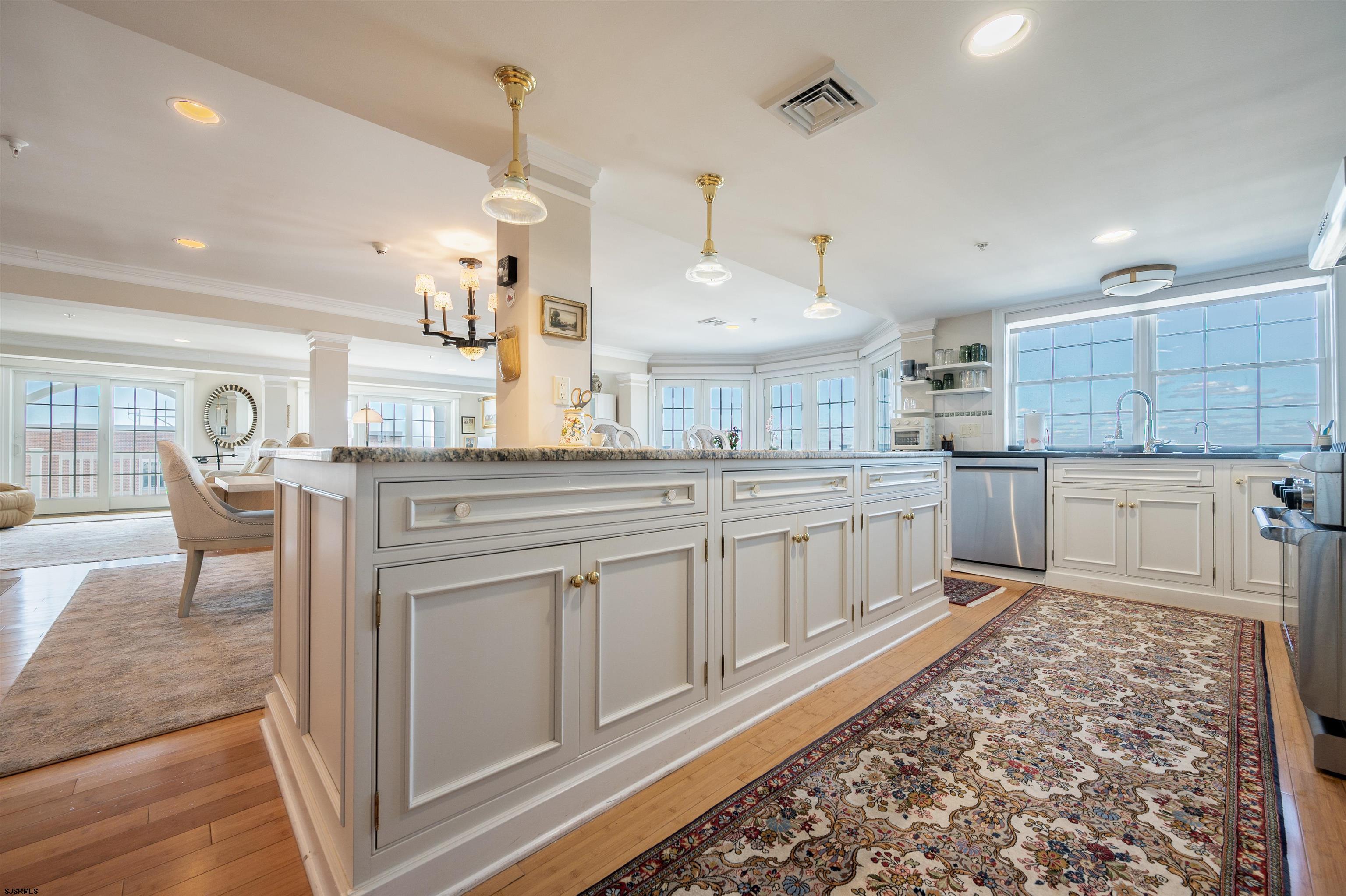 1 S 24th Ave Unit: 4A