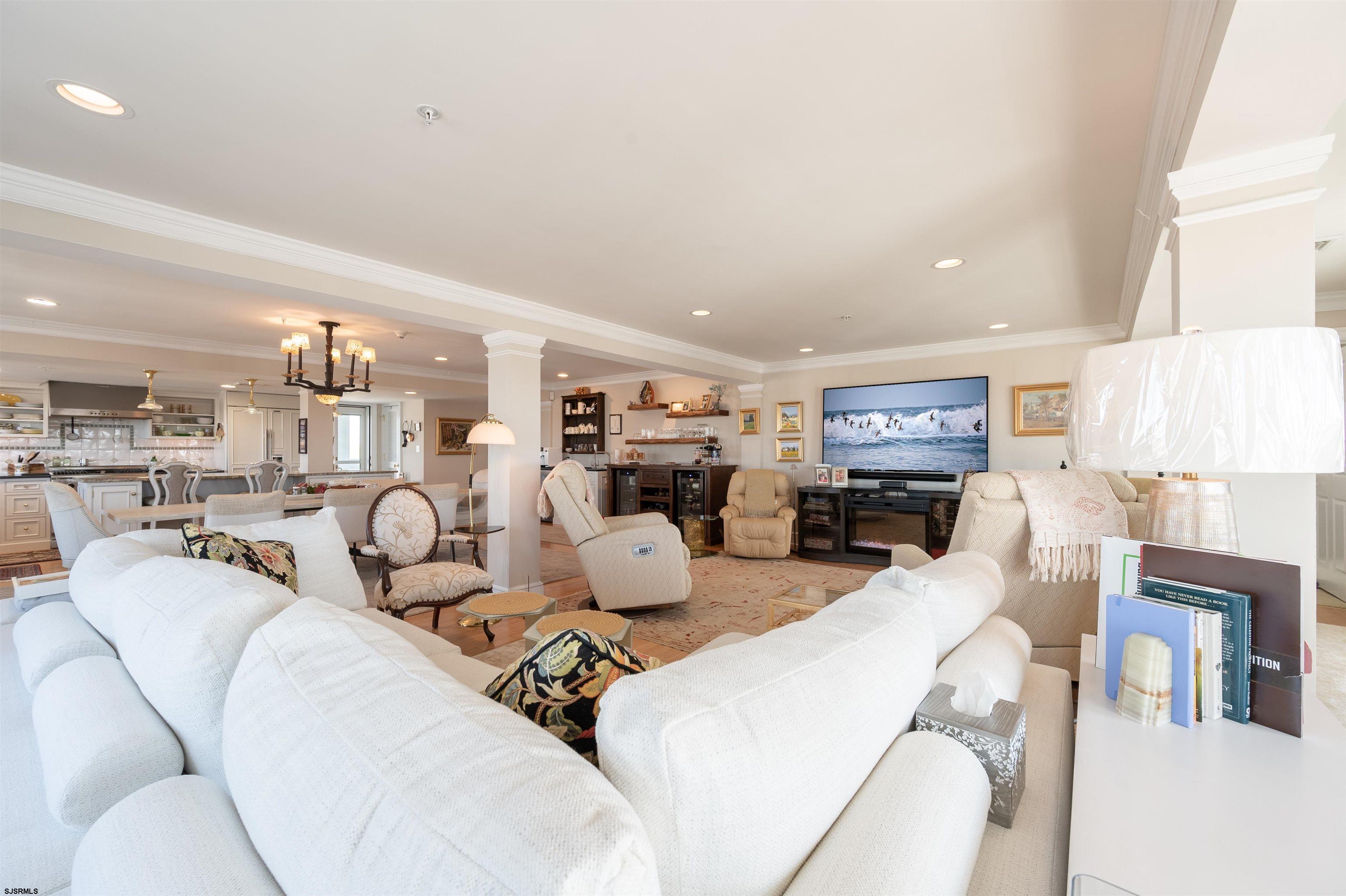 1 S 24th Ave Unit: 4A