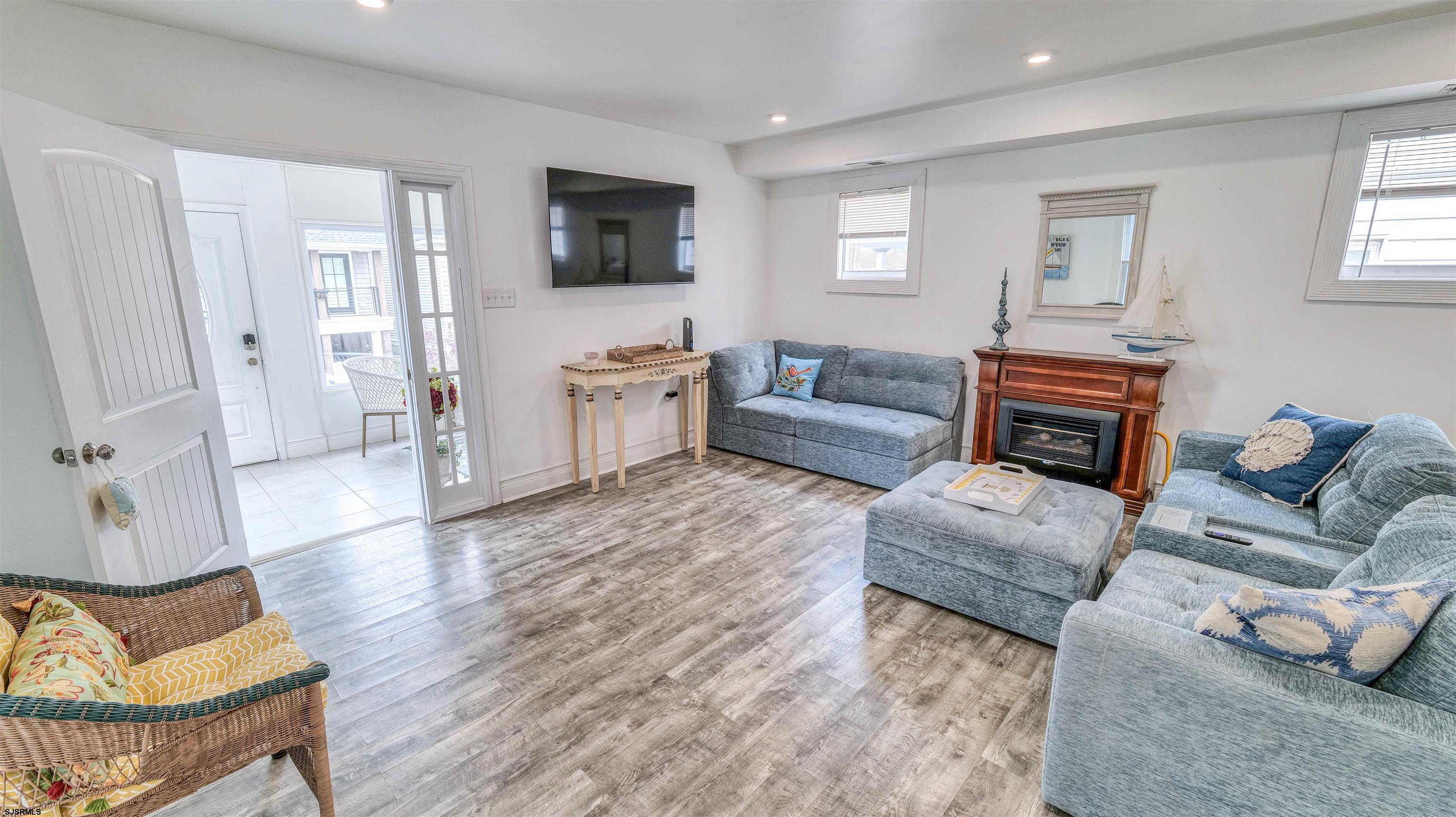 14 N Vassar Square