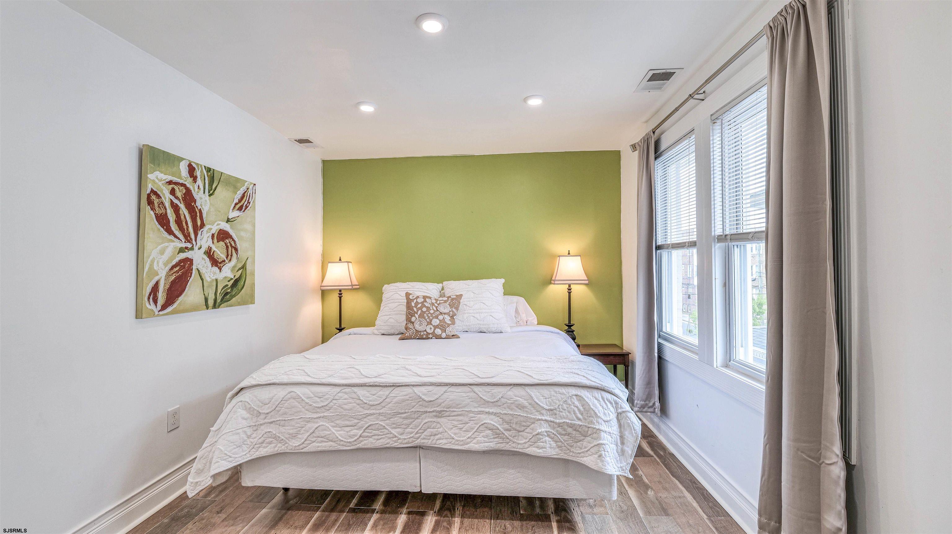 14 N Vassar Square