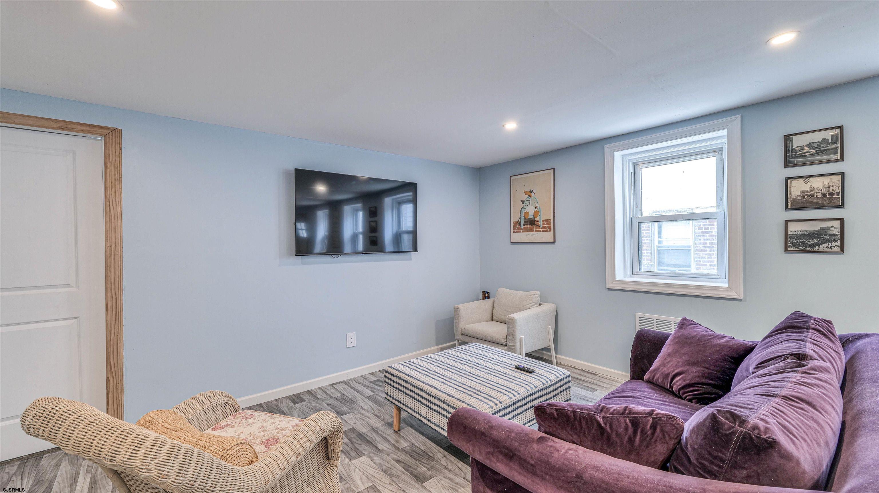 14 N Vassar Square
